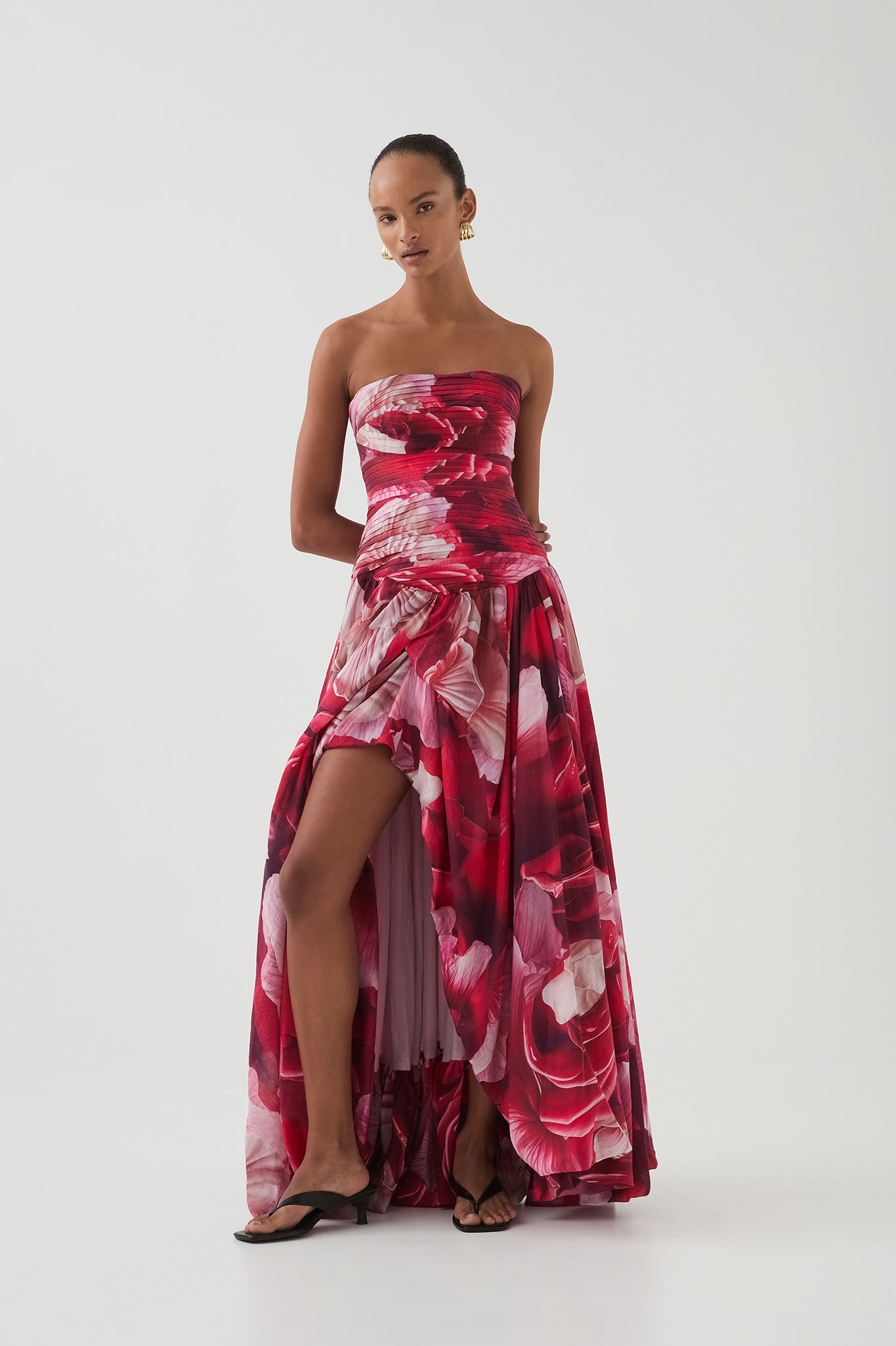 Flora Gown-PRISMATIC FLORAL RED / 12 Flora Gown-PRISMATIC FLORAL RED / 12