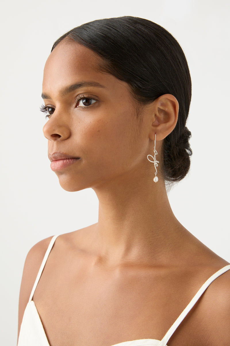 Signature Pearl Drop Earring