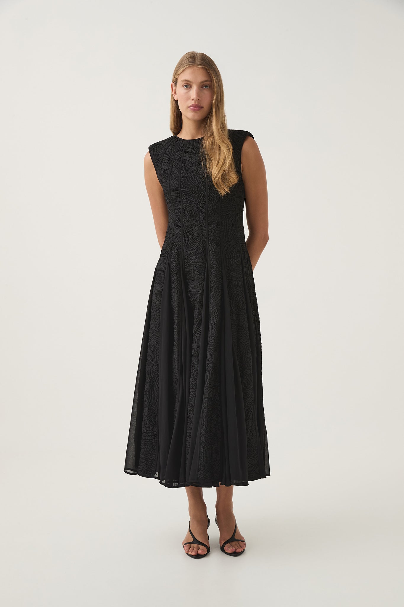 Soleil Lace Midi Dress-BLACK / 4 Soleil Lace Midi Dress-BLACK / 4