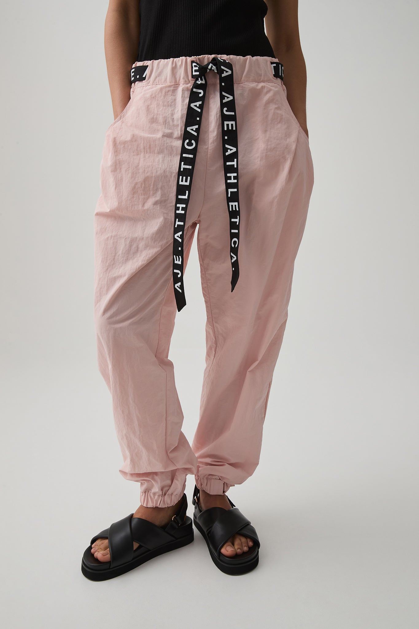 Belted Windbreak Pant 502