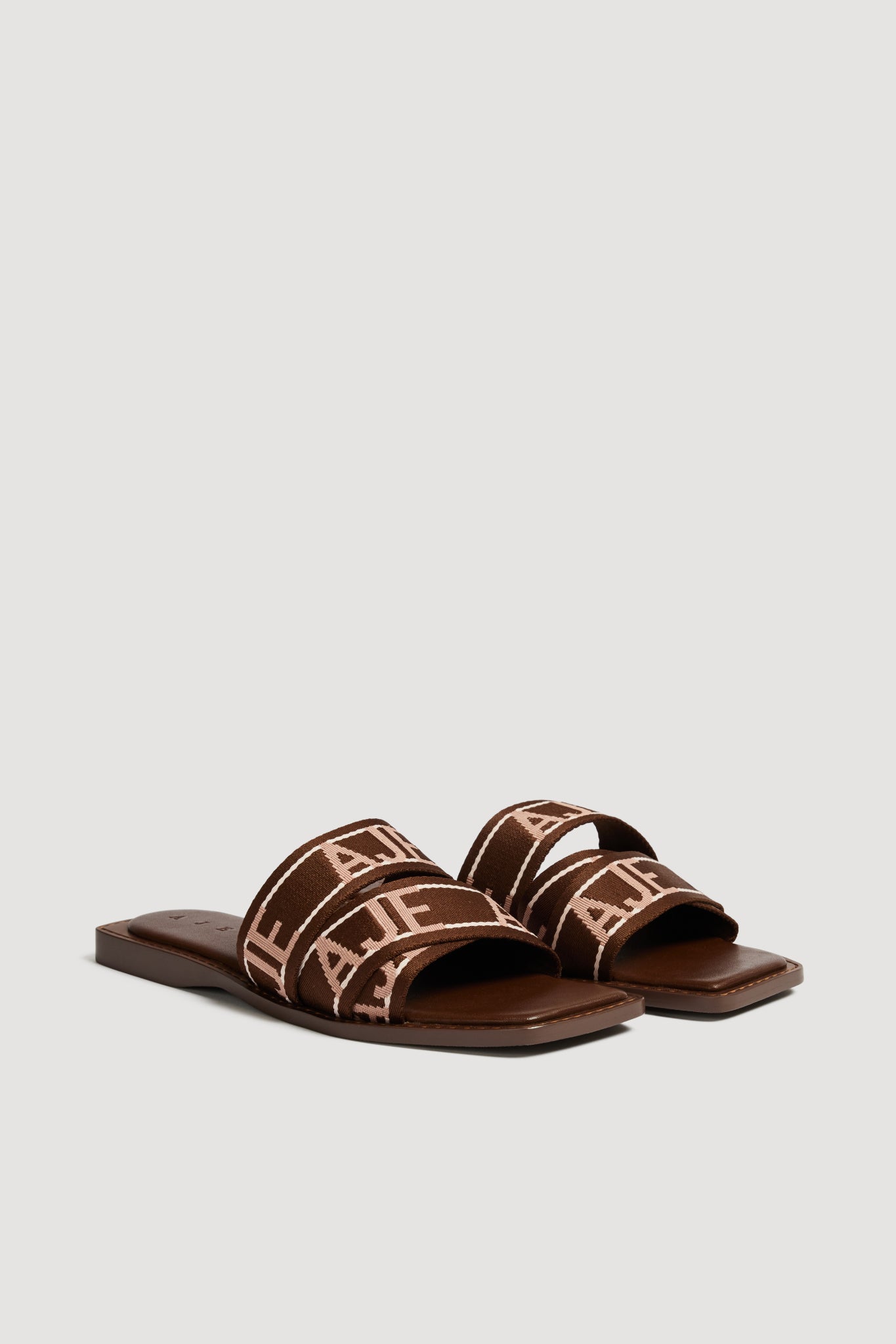 24CO7214_CHOC_4_1759286973
