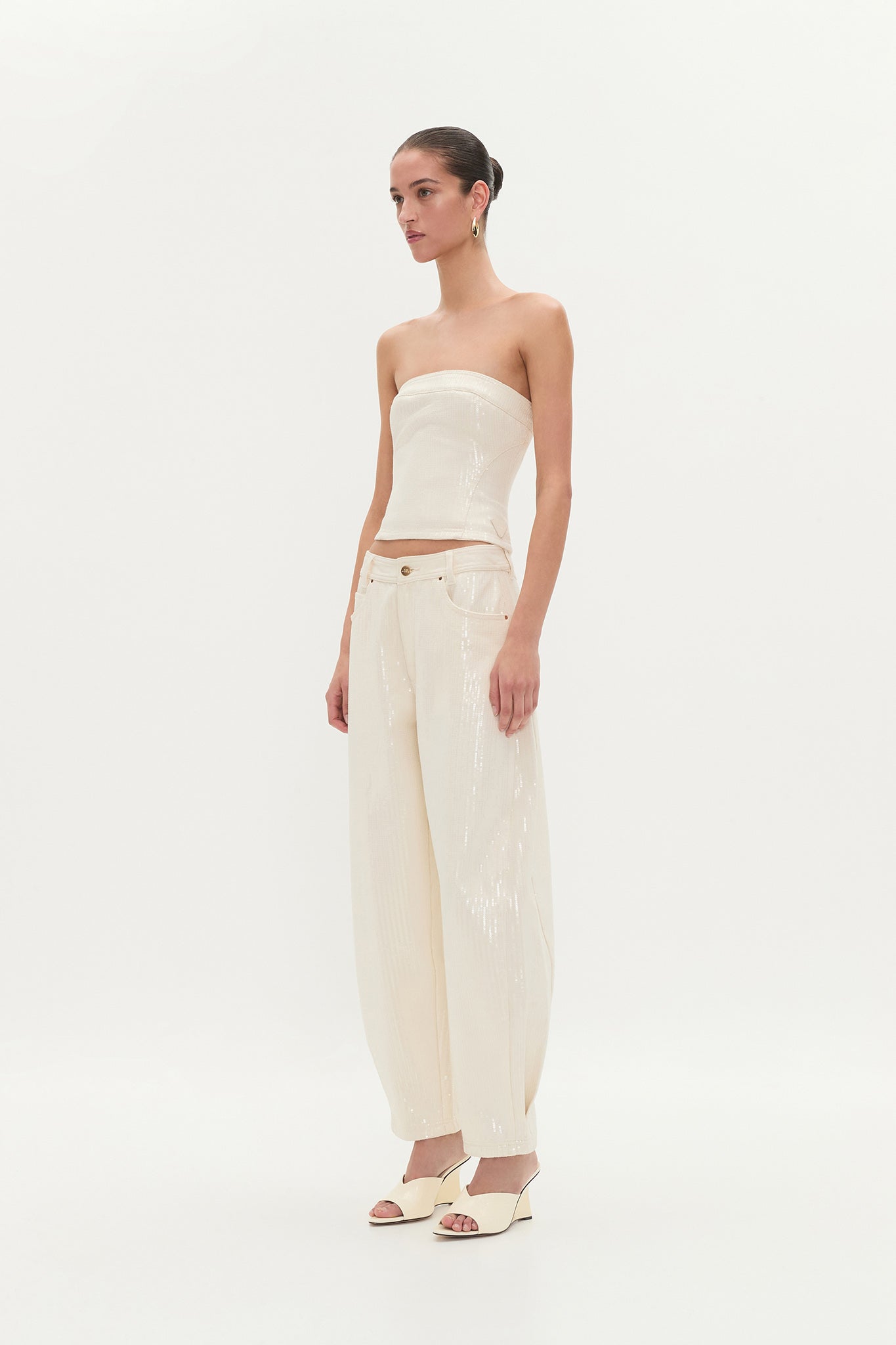 254AS1014_DAYLIGHT_5_1751326186