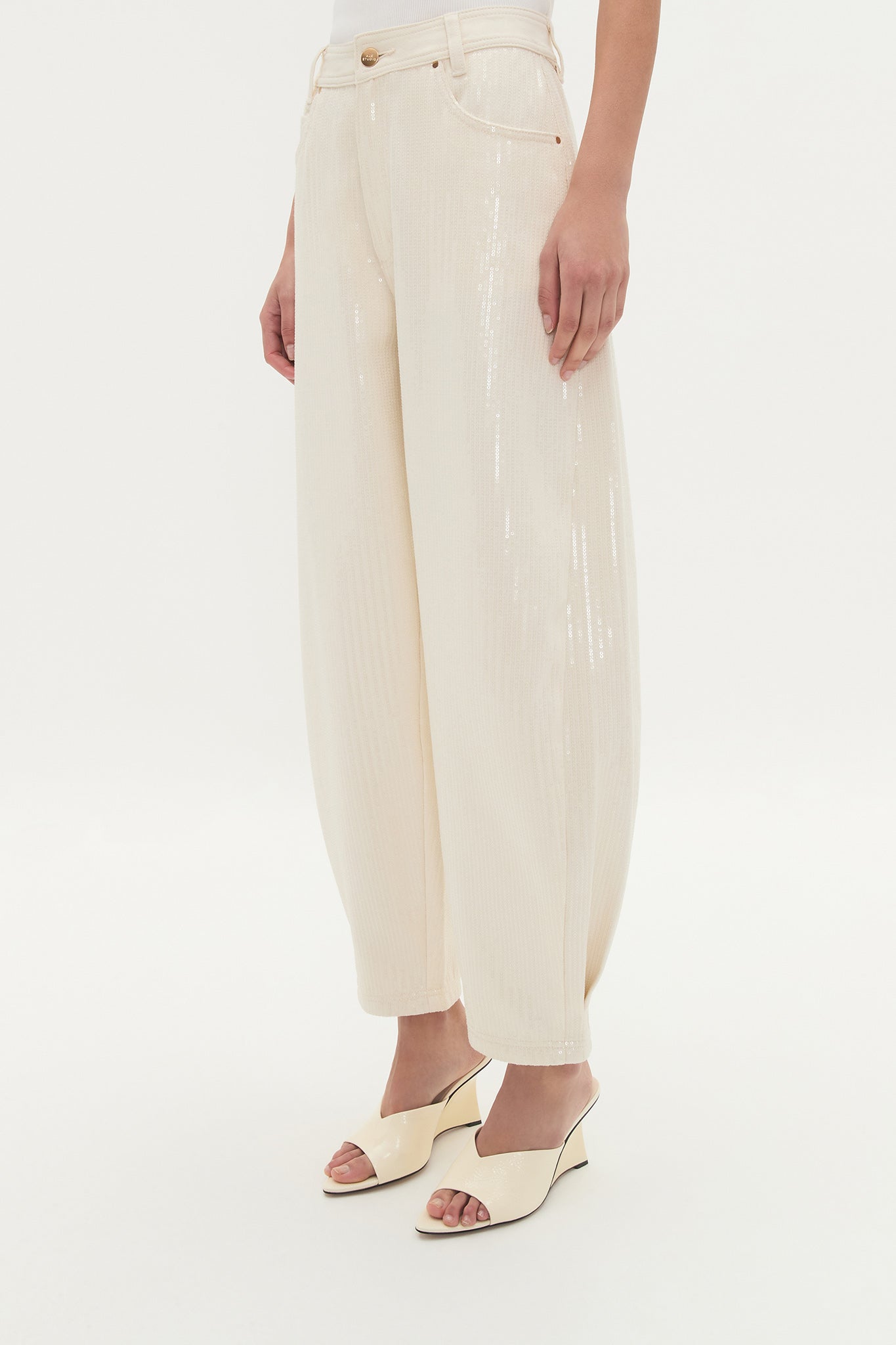 254AS3004_DAYLIGHT_4_1751246902