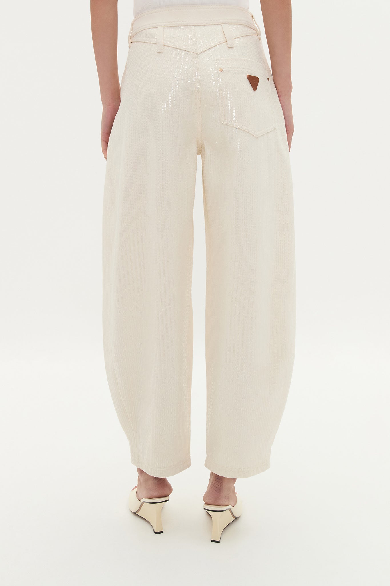 254AS3004_DAYLIGHT_5_1751246903