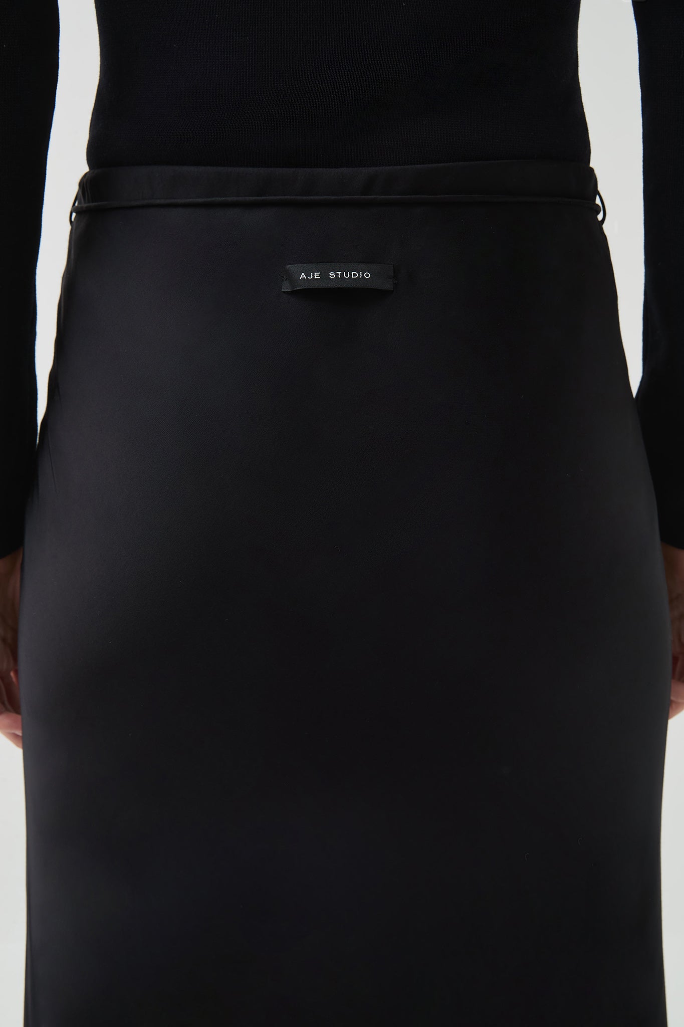 254AS4012_BLK_5_1746752879