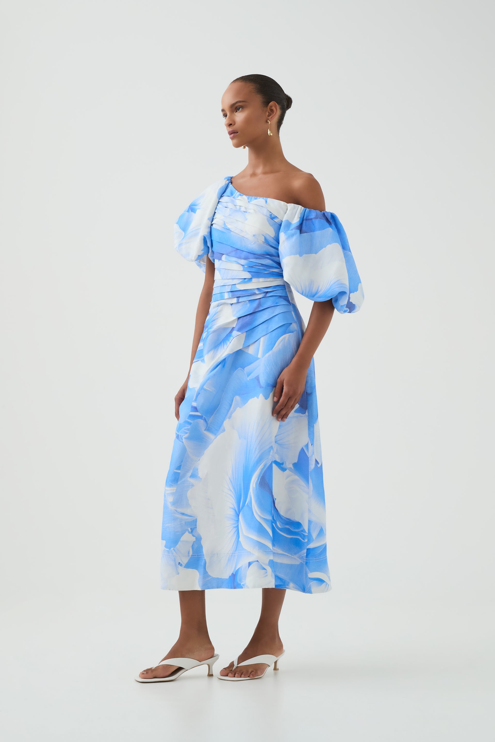 aje vibration jacquard midi dress Cadence Ruched Midi Dress-PRISMATIC FLORAL BLUE / 4