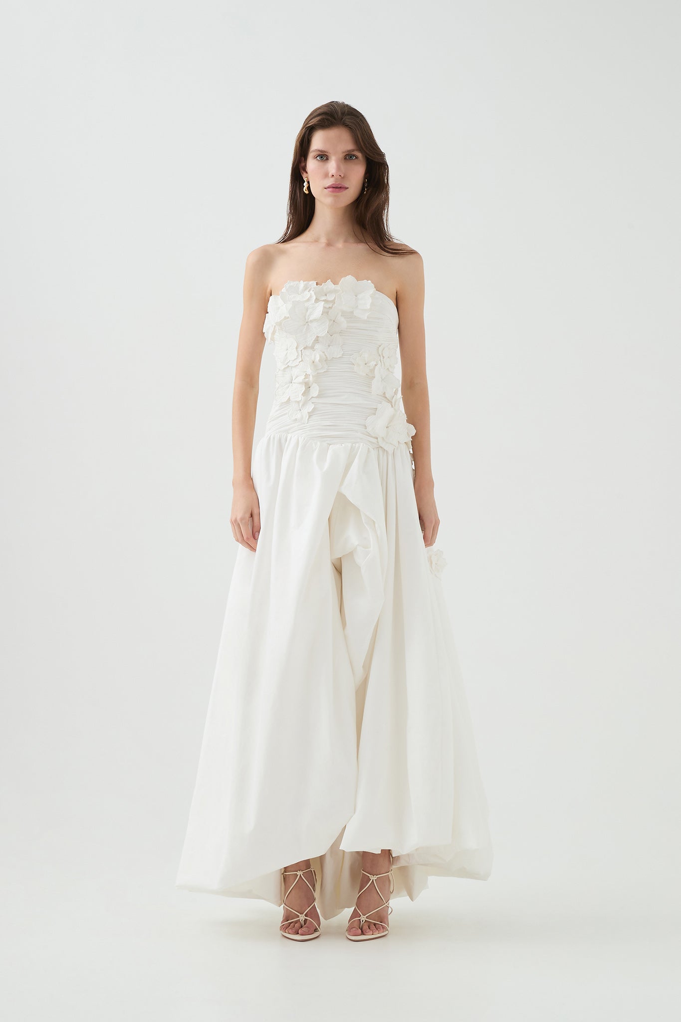 Splendour Flower Gown Robes de mariée The Wedding Explorer Splendour Flower Gown Robes de mariée The Wedding Explorer