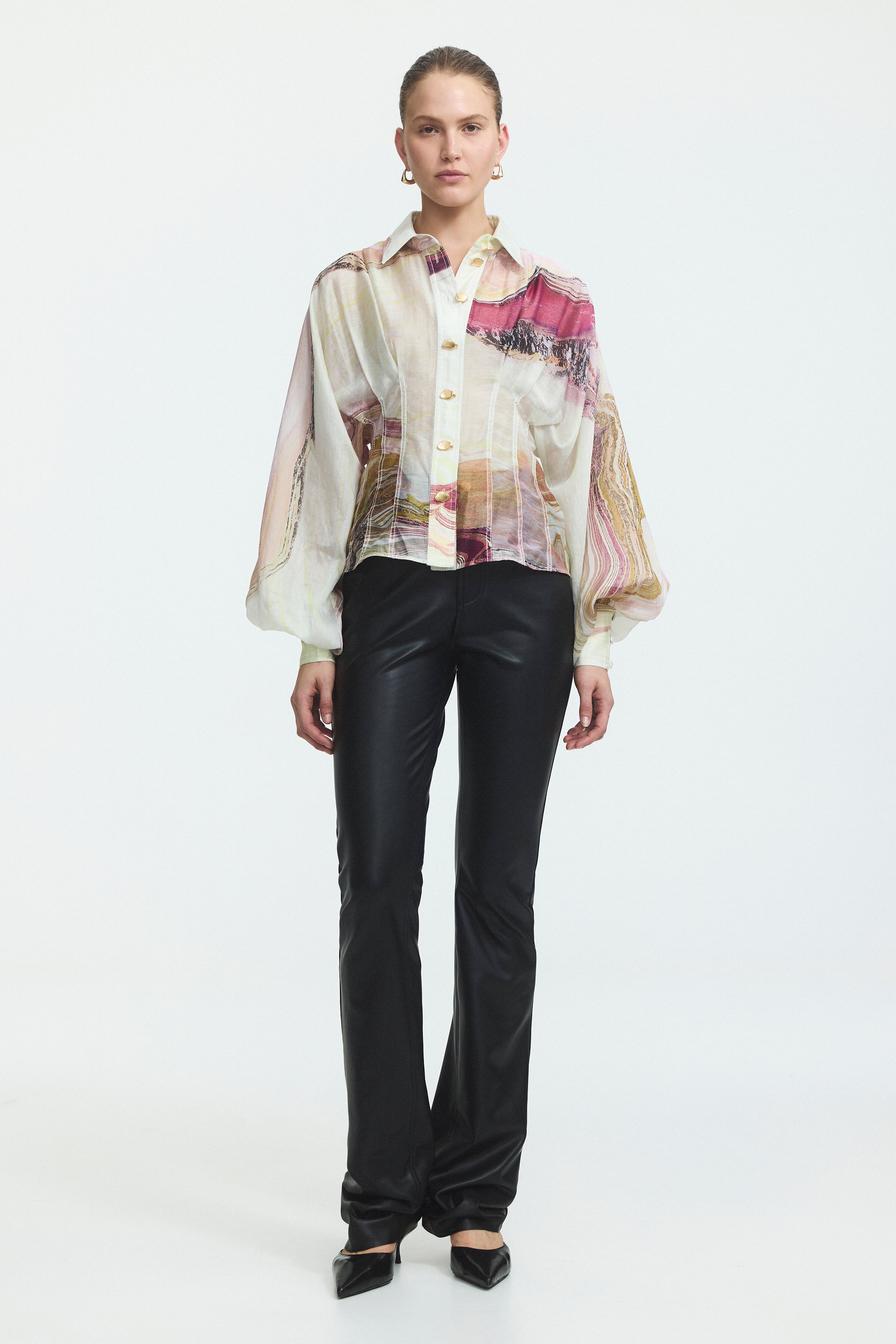 25SS1326_CRYSLNE_1_1783474876