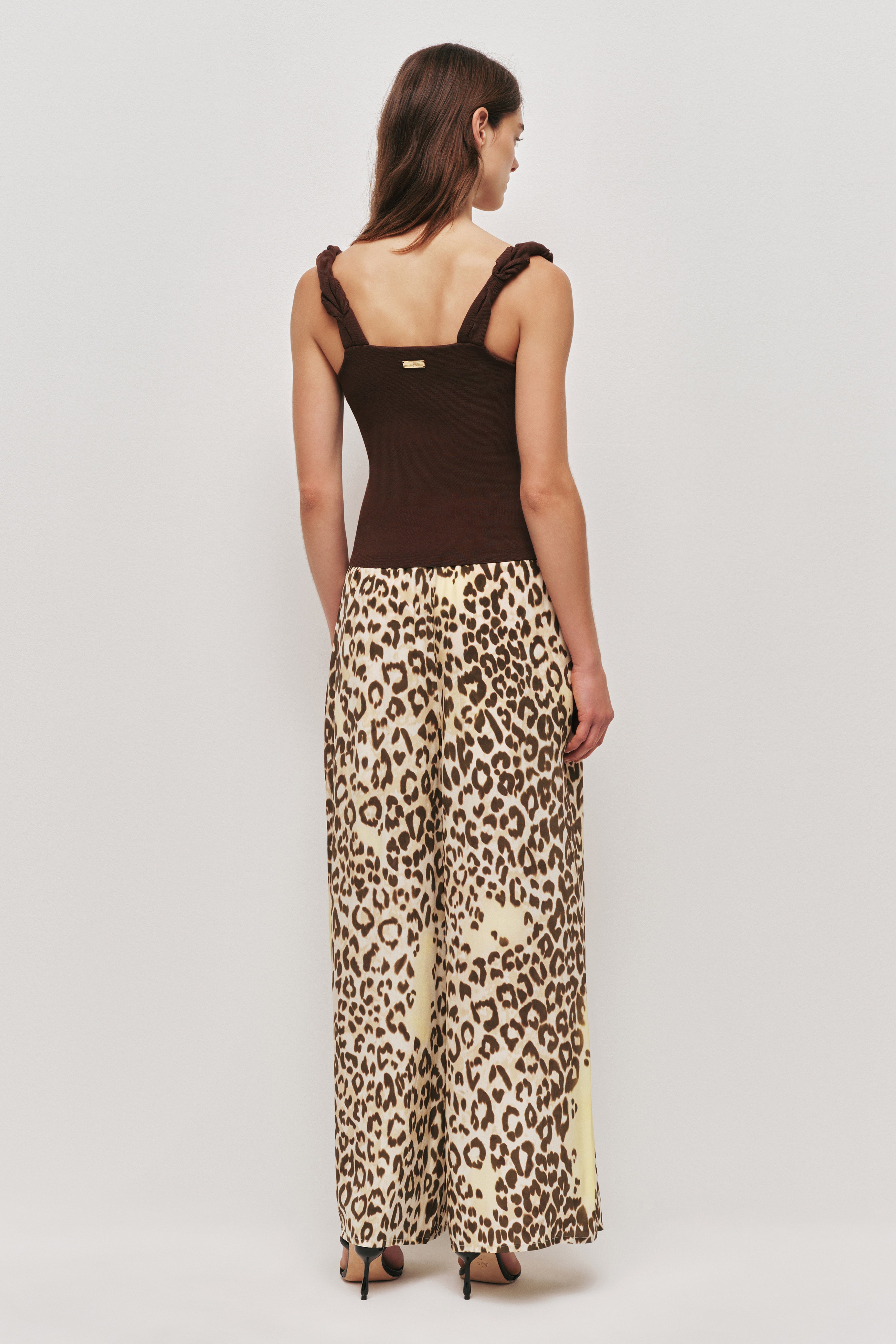 25SU1181_CHOC_7_1761523646