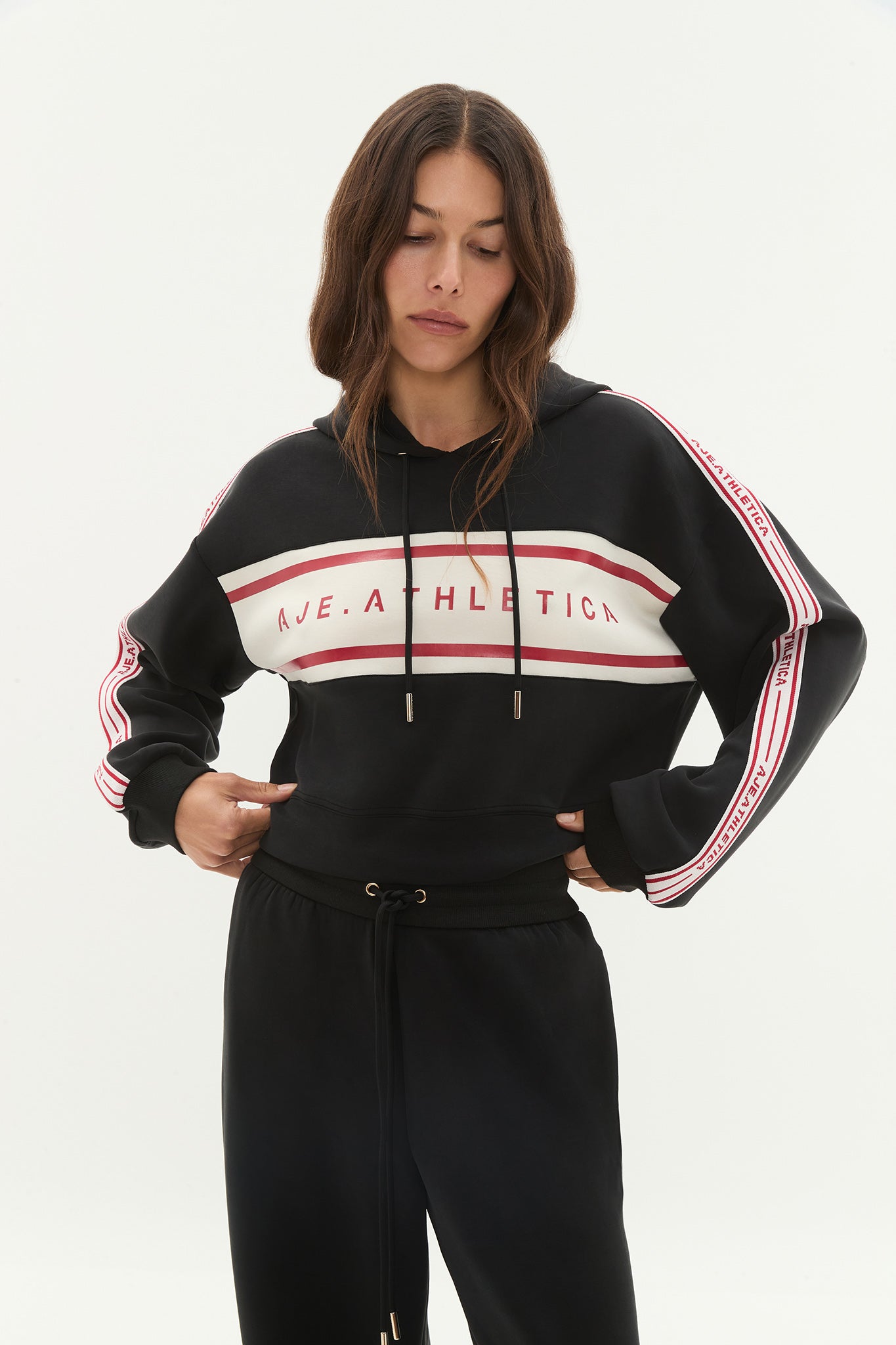 261AA1042_BLK_1_1750223126