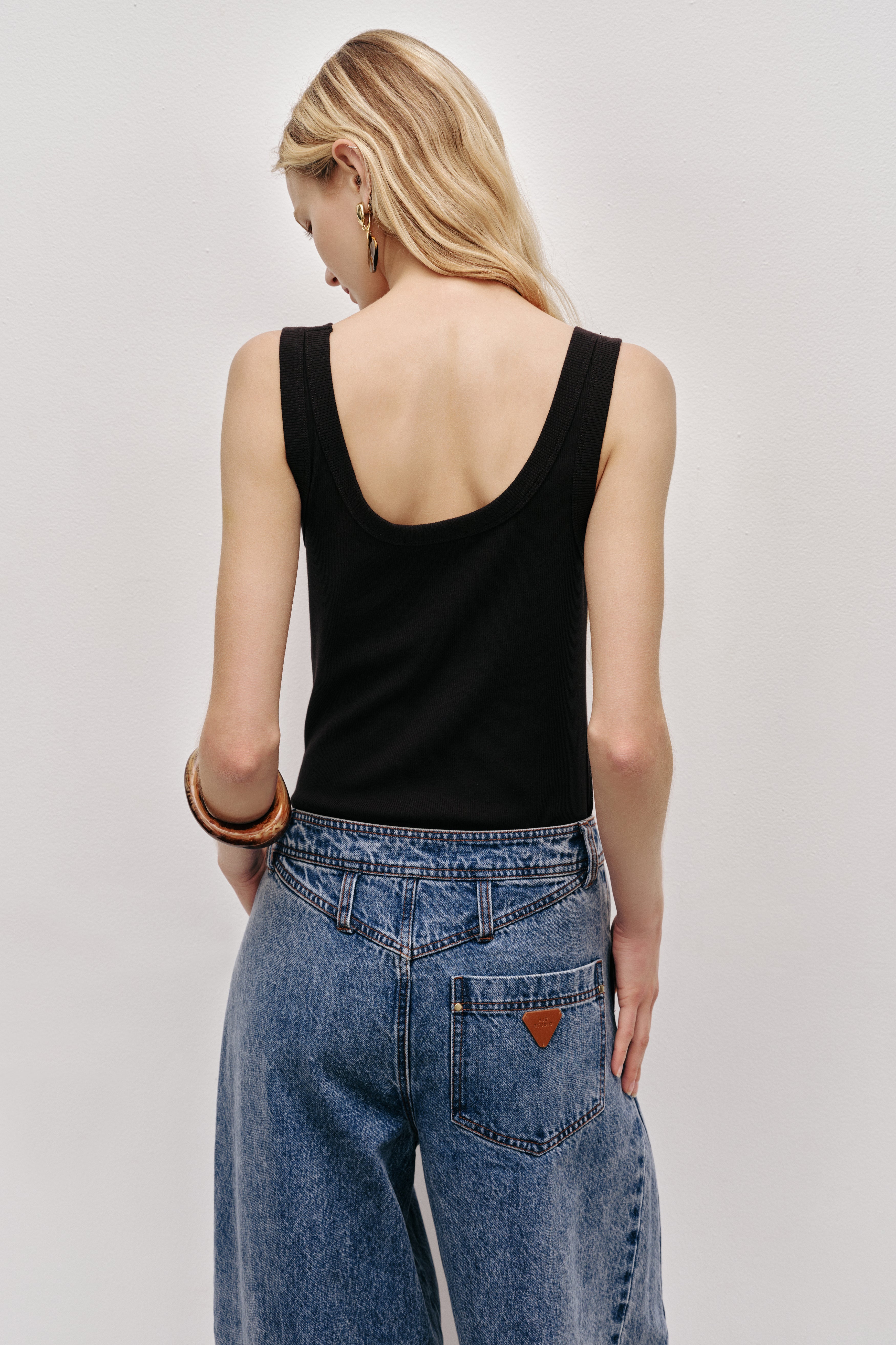 Cowrie Scoop Tank