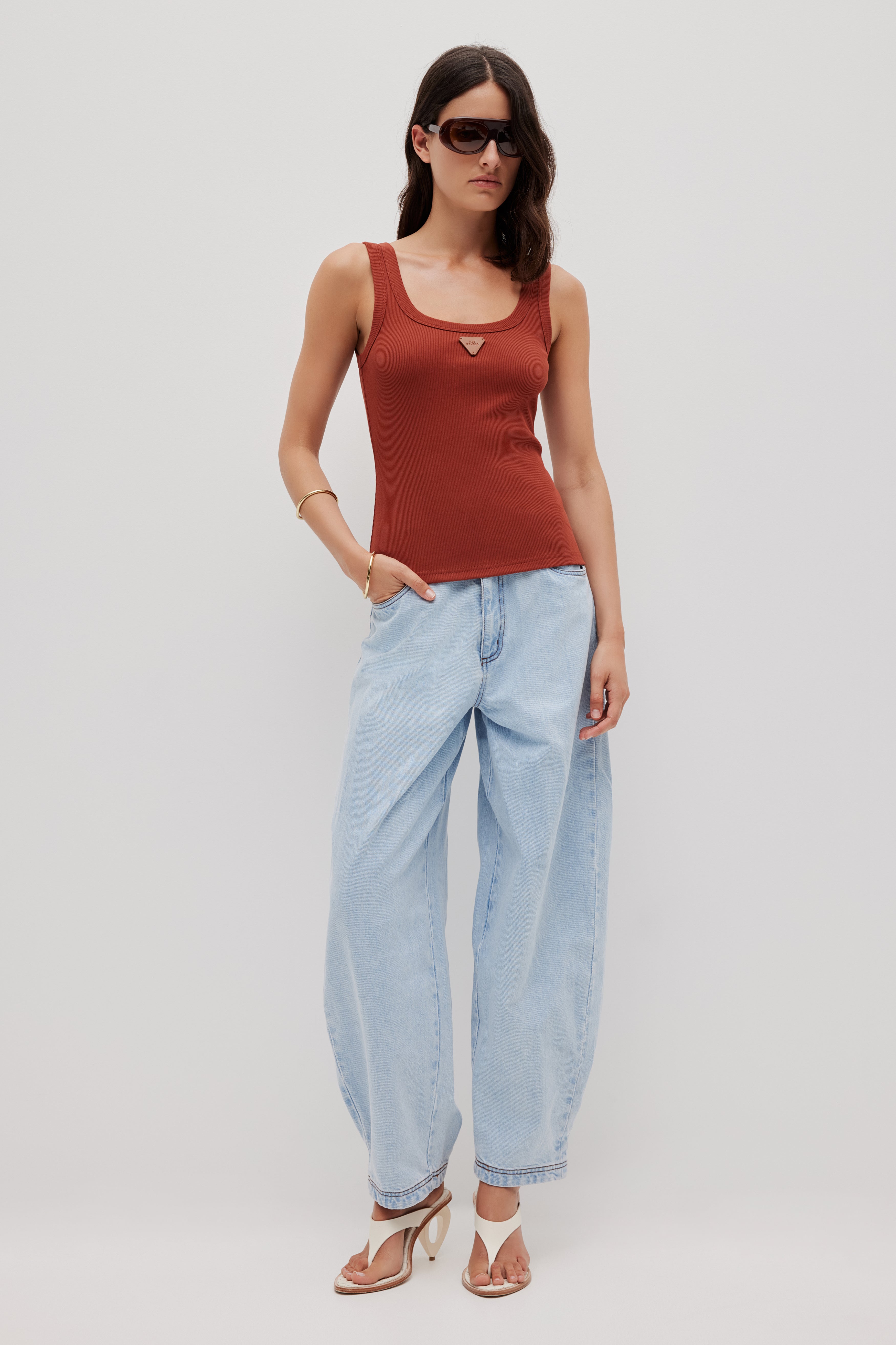 261AS1049_OCHRE_1_1761712676