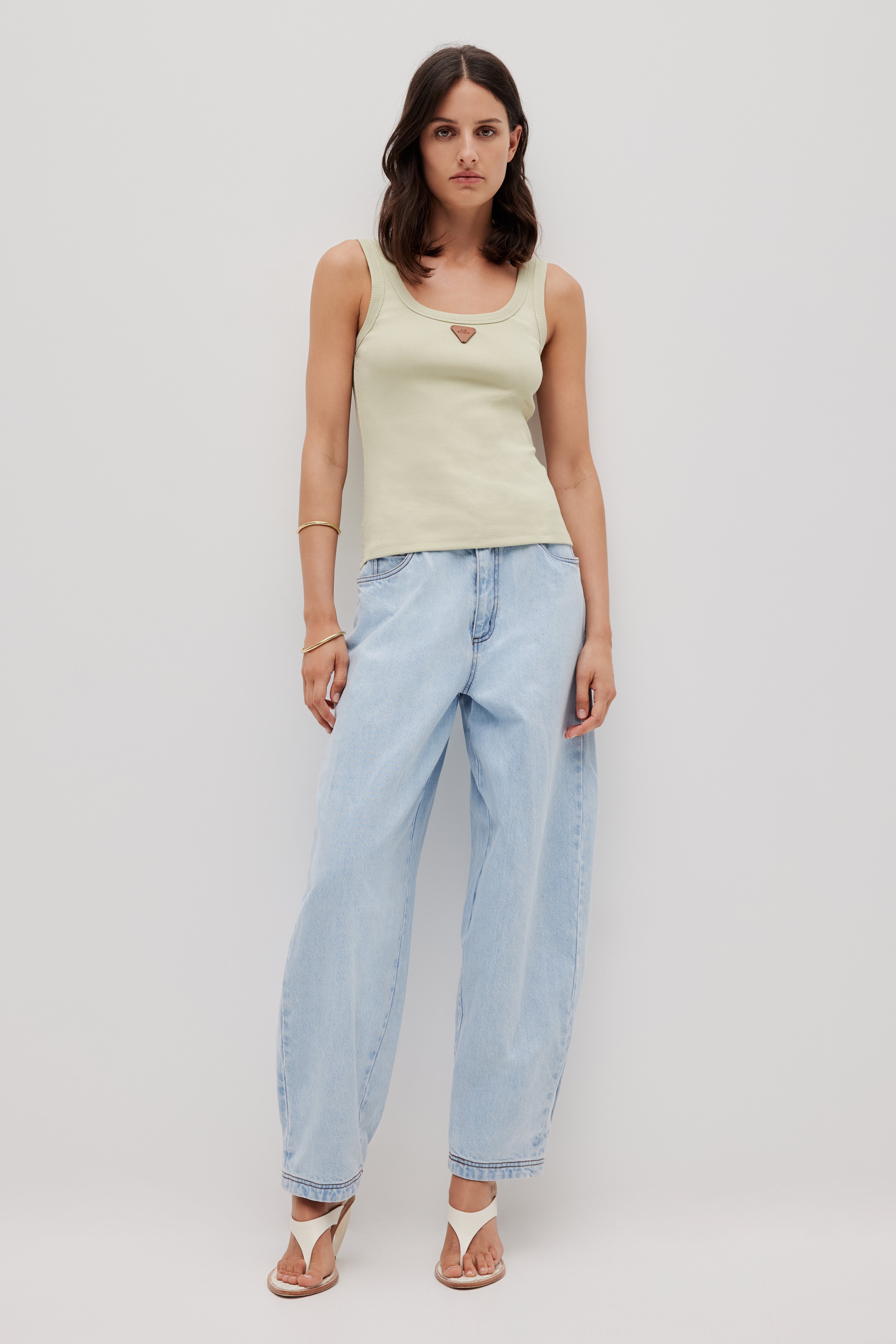 261AS1049_PISTACHIO_1_1761712790