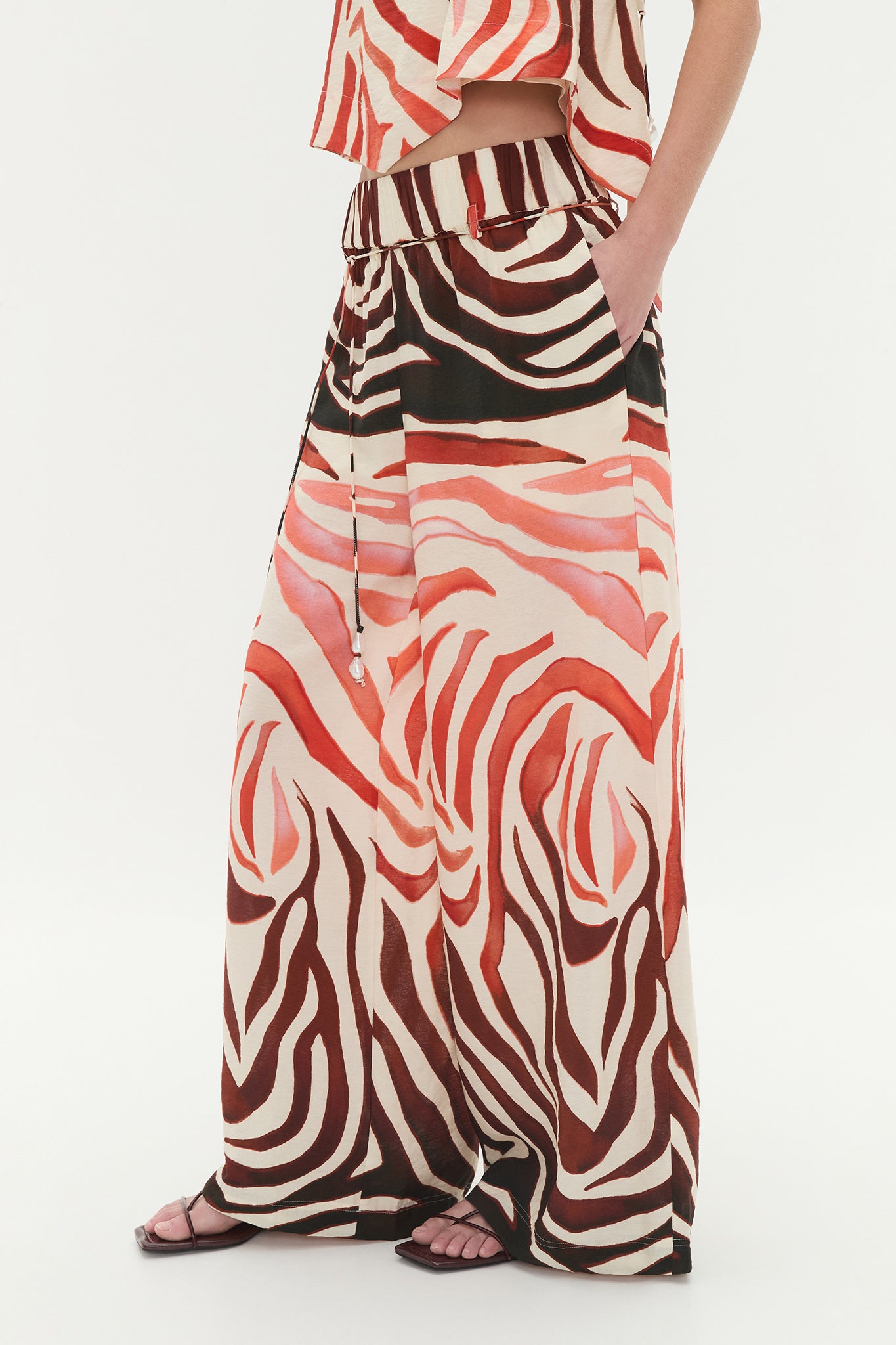 261AS3013_OM-ZEB_5_1753142857