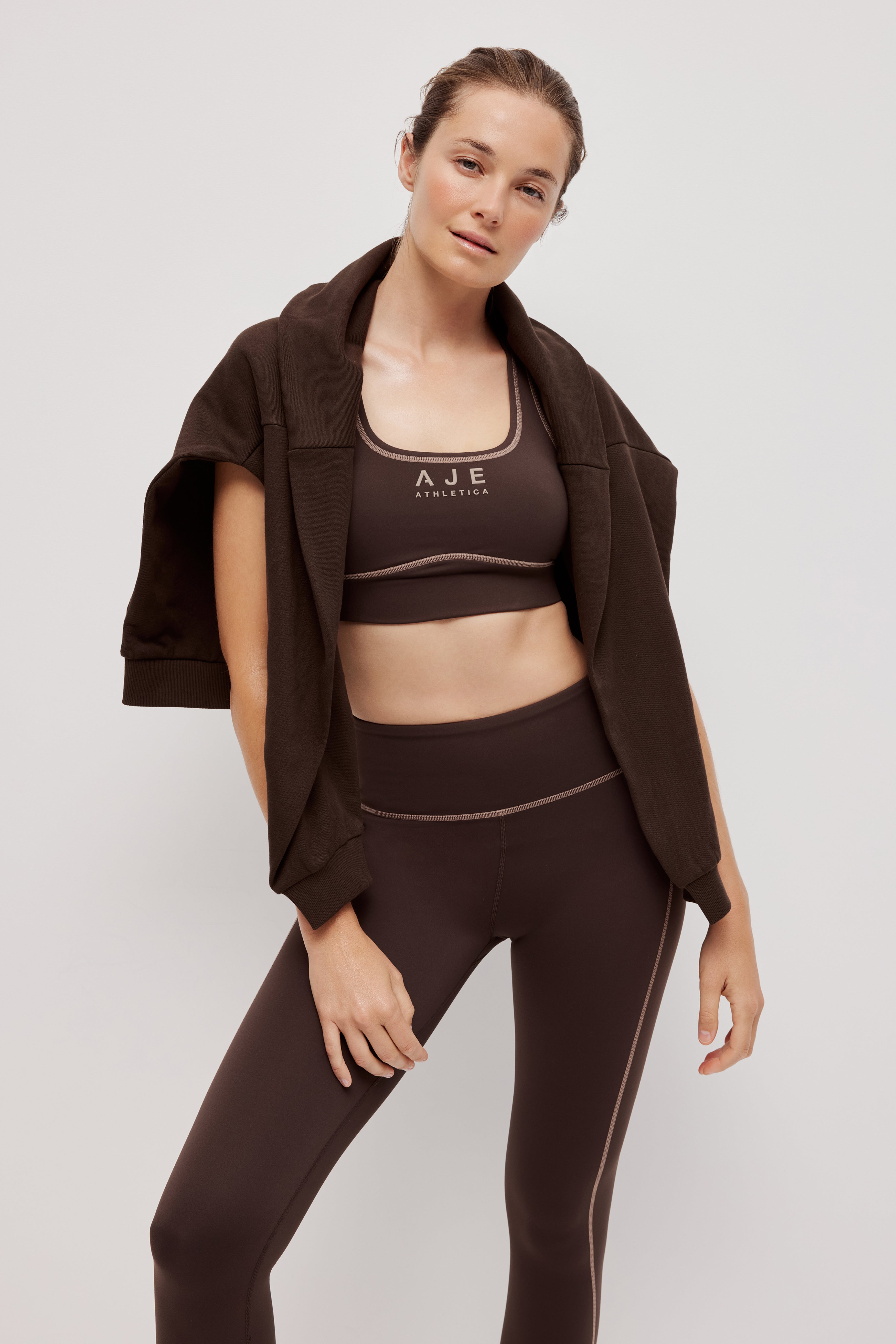 262AA1007_CHOC_3_1760061084