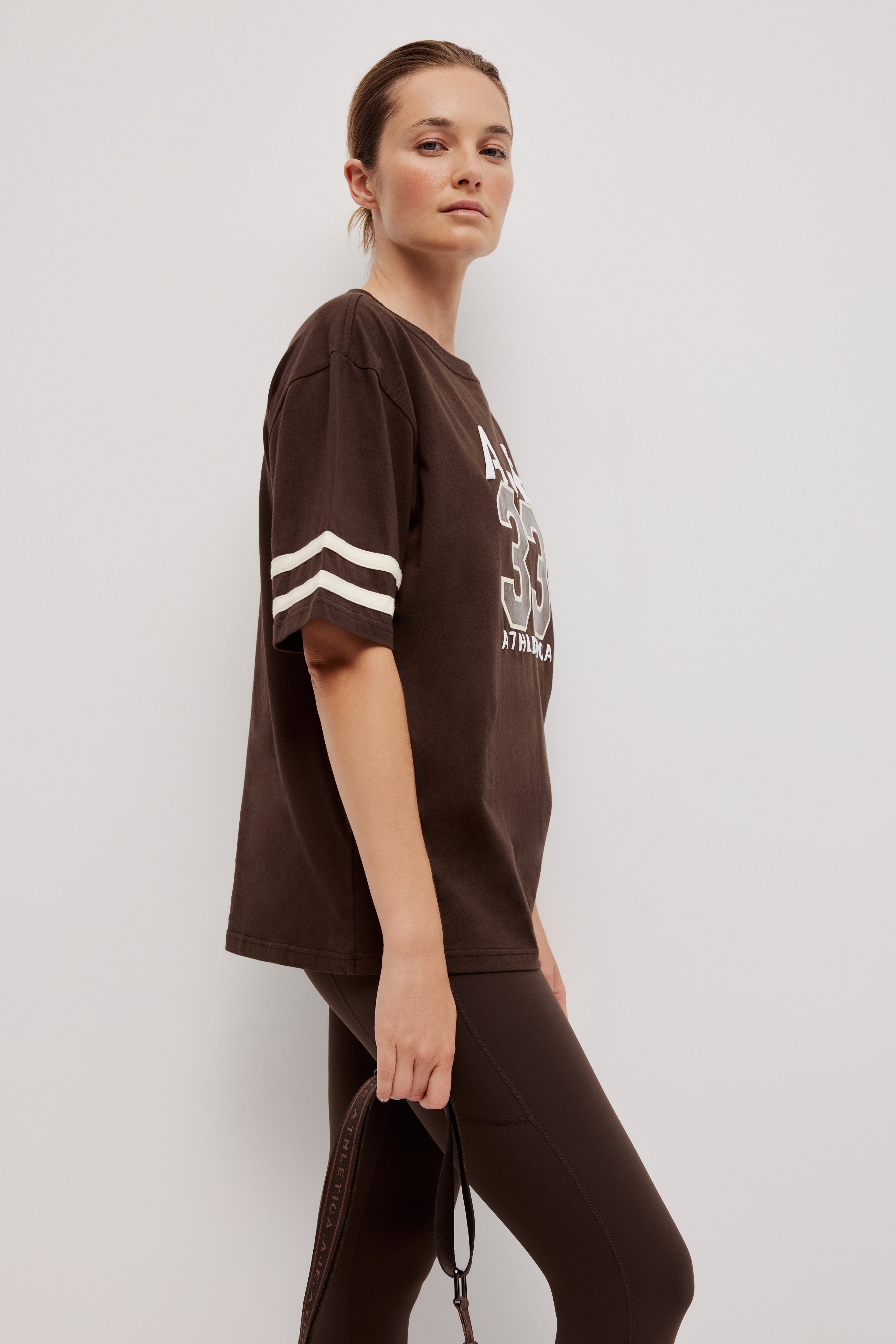 262AA1011_CHOC_5_1759903476