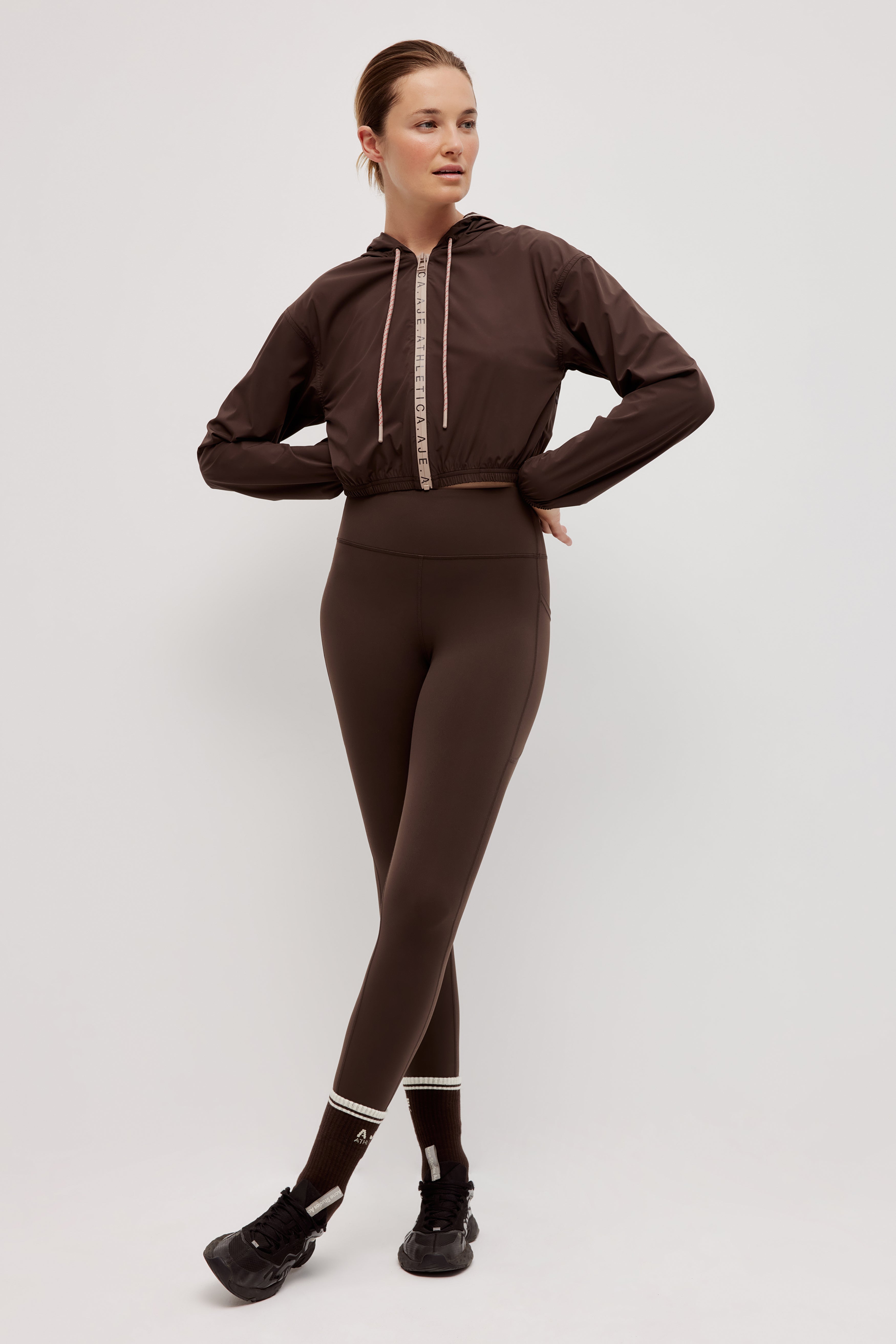 262AA2000_CHOC_1_1759903573