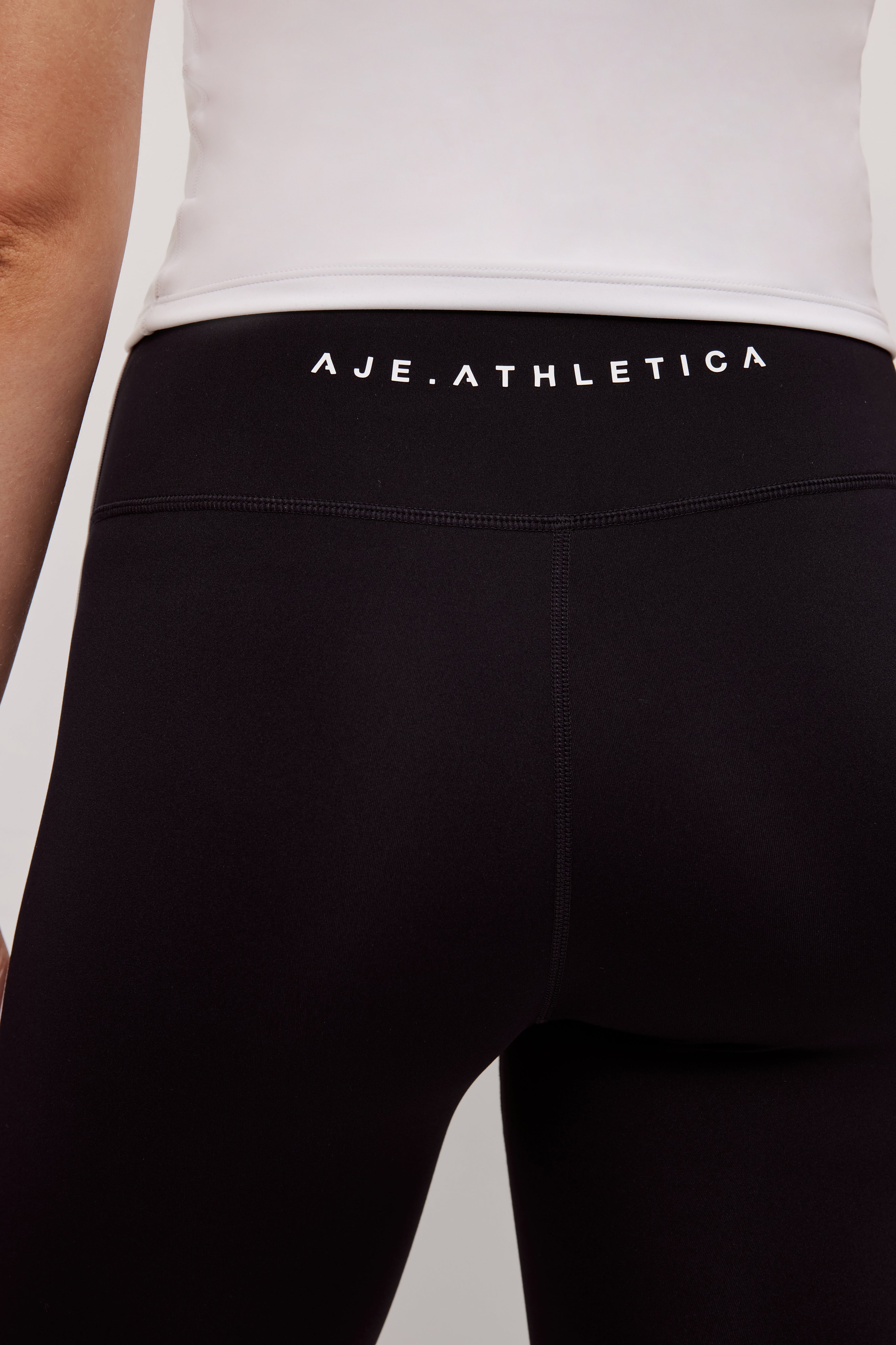 262AA3003_BLK_6_1759903183