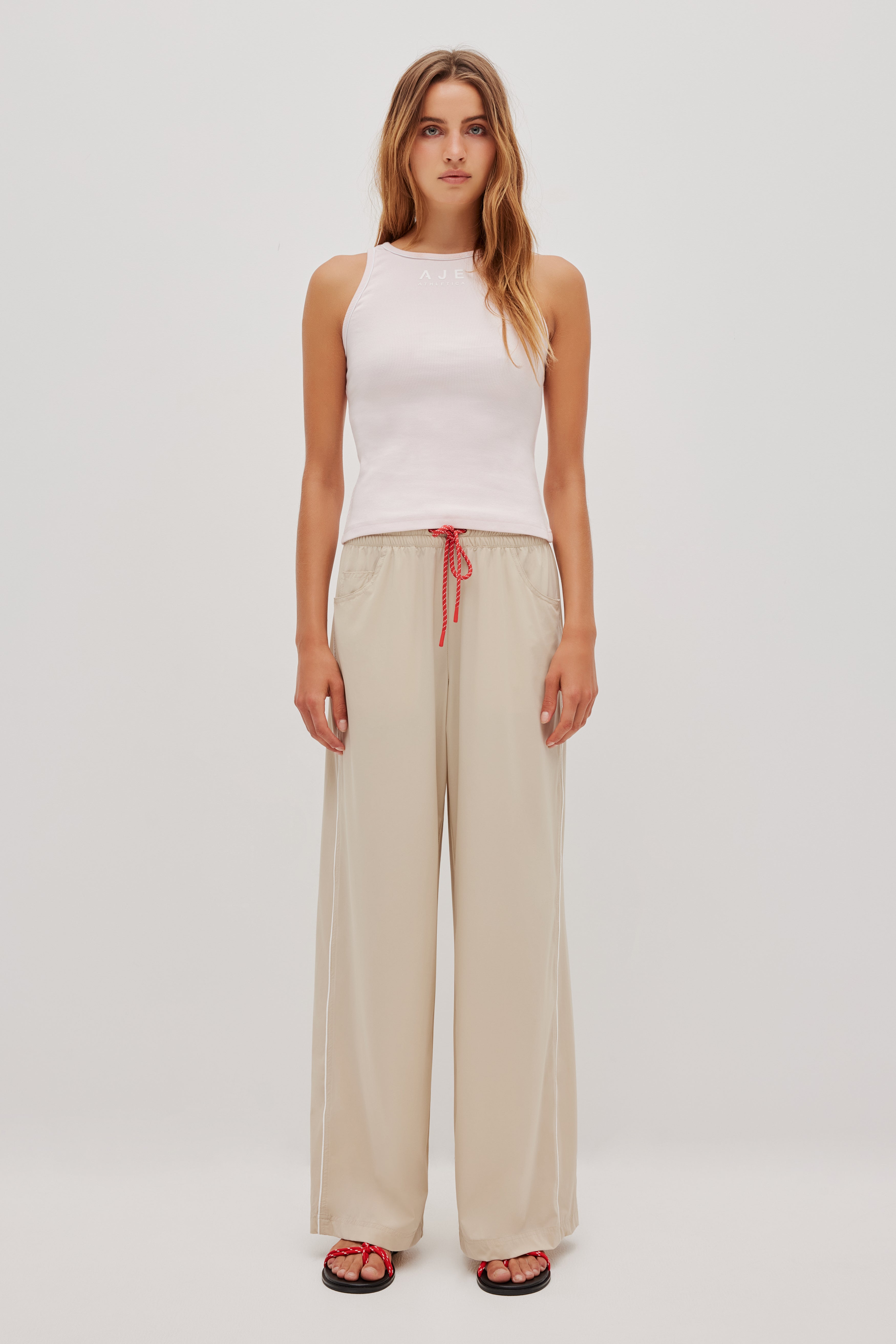 262AA3014_SAND-STRK_1_1762143563