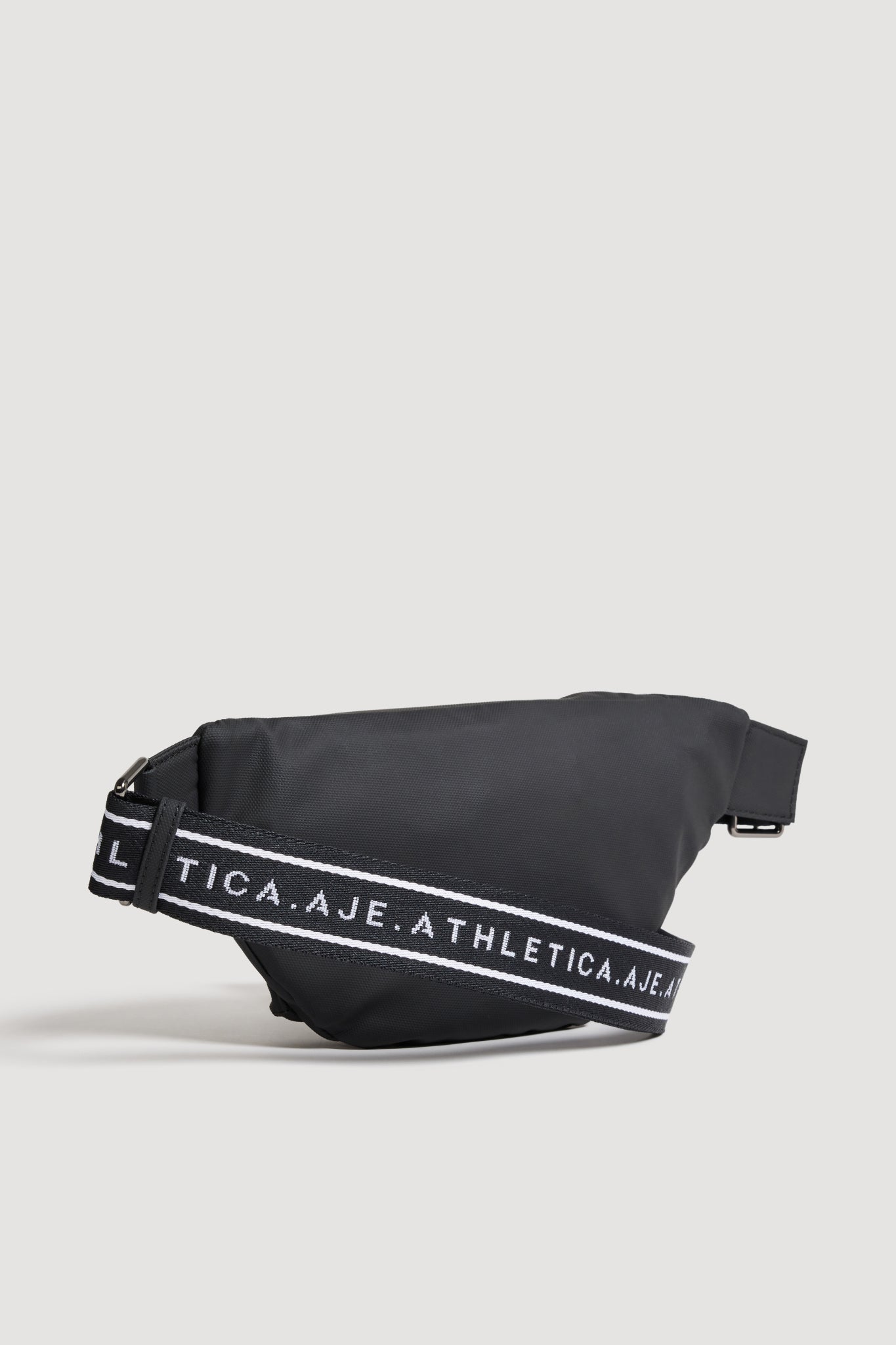 262AA6278_BLK-WHT_5_1759730524