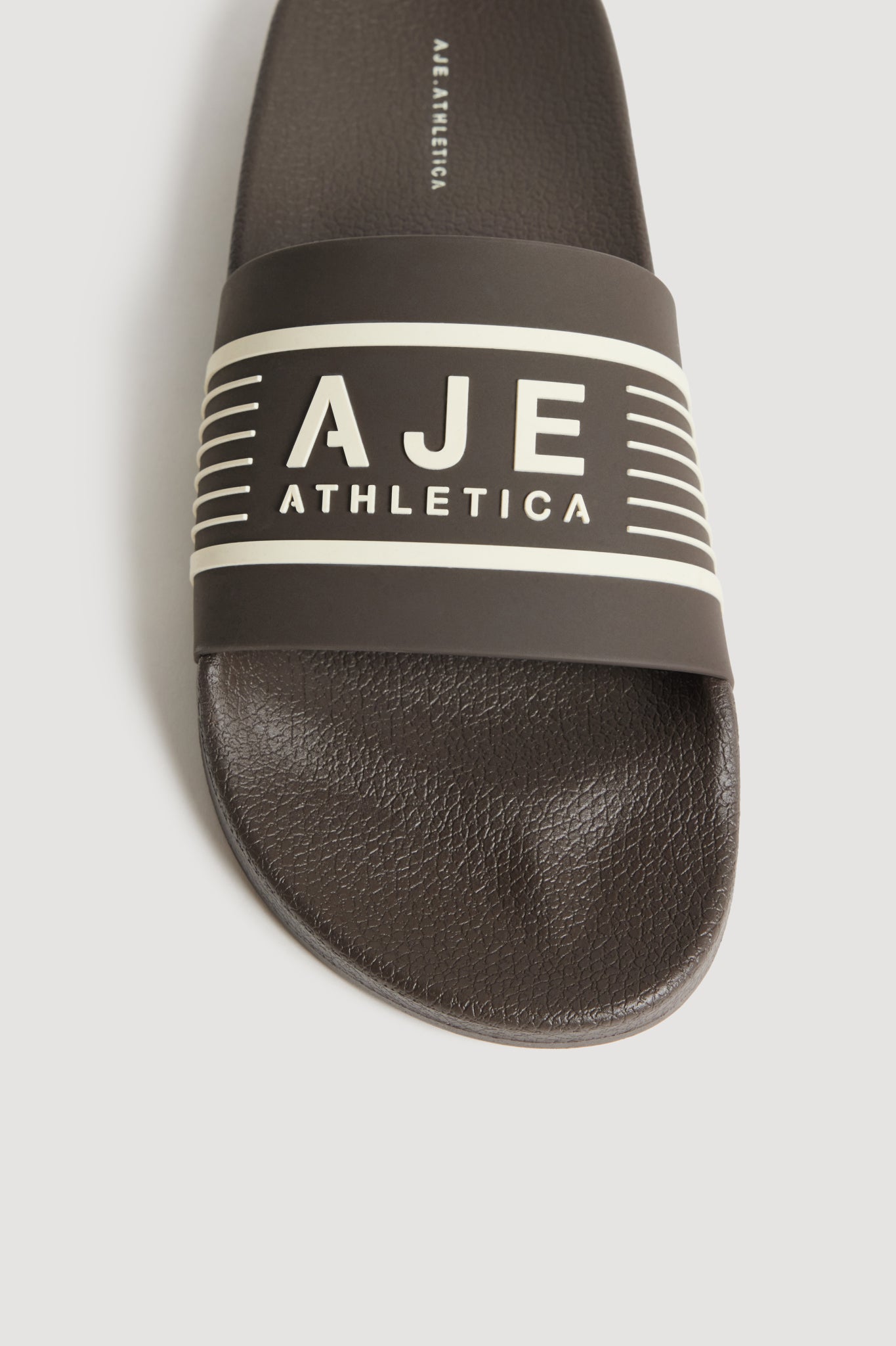 262AA7283_CHOC-BTR_4_1759731287