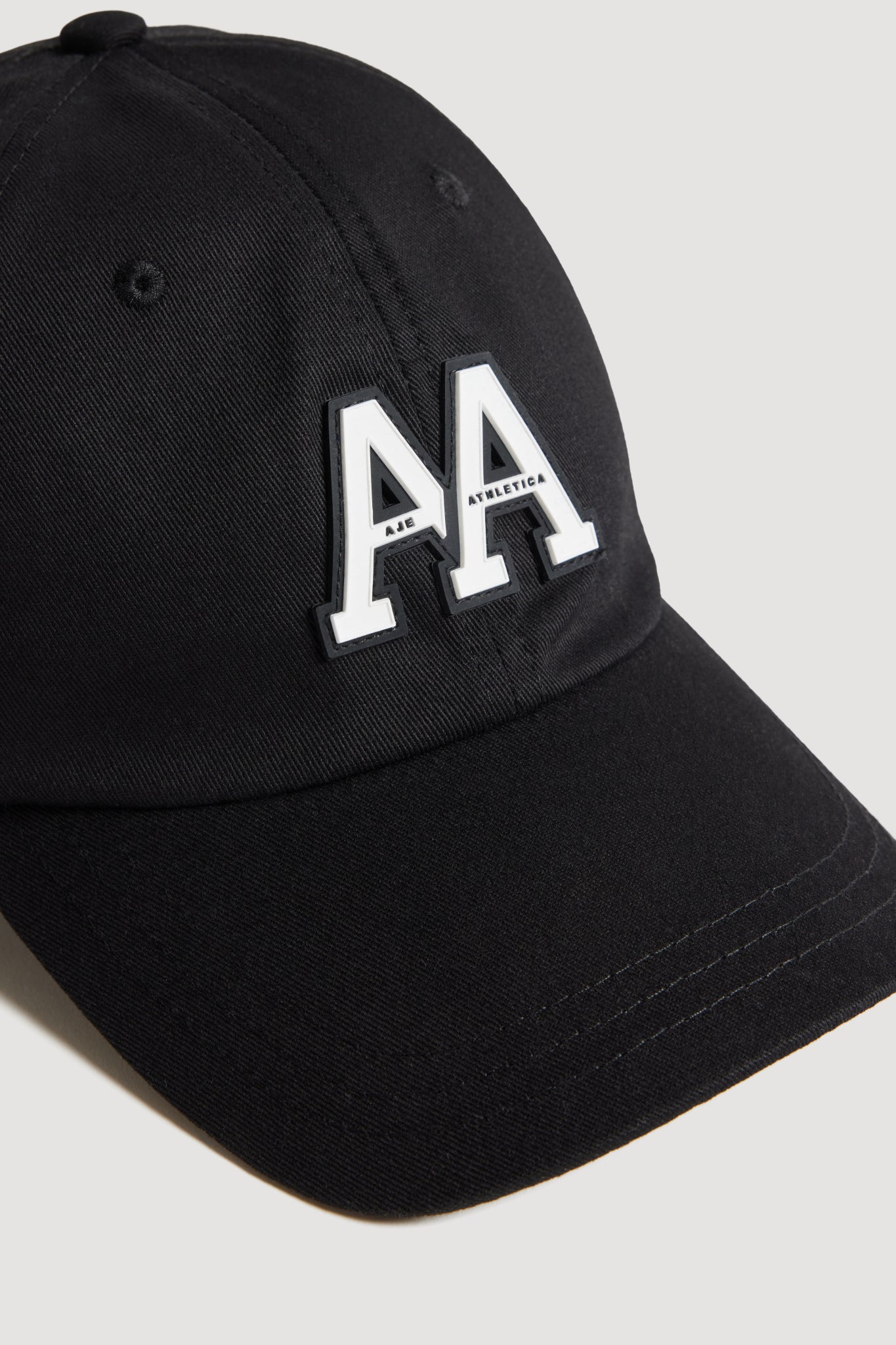 262AA8290_BLK_3_1759731587