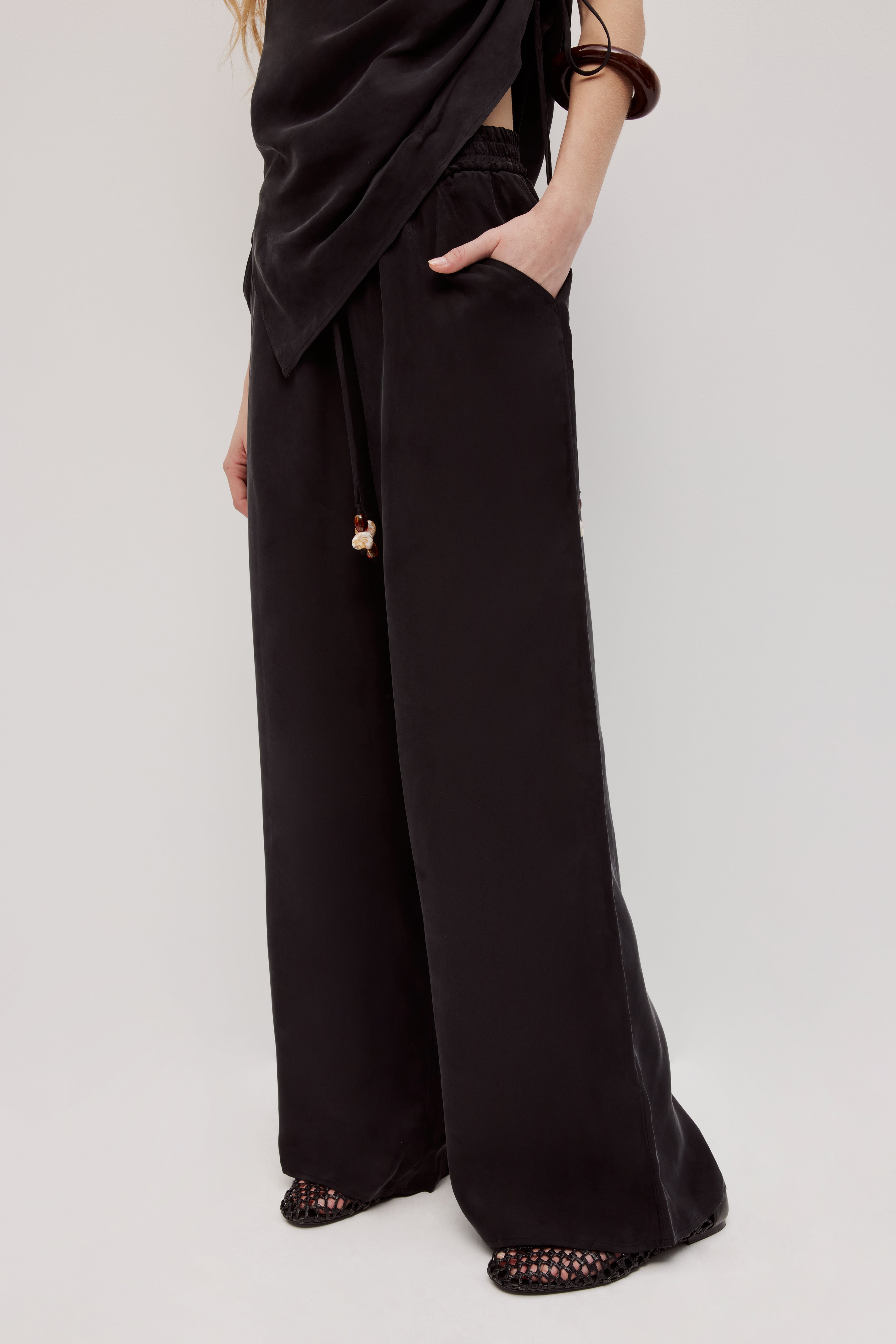 262AS3010_BLK_4_1759280025