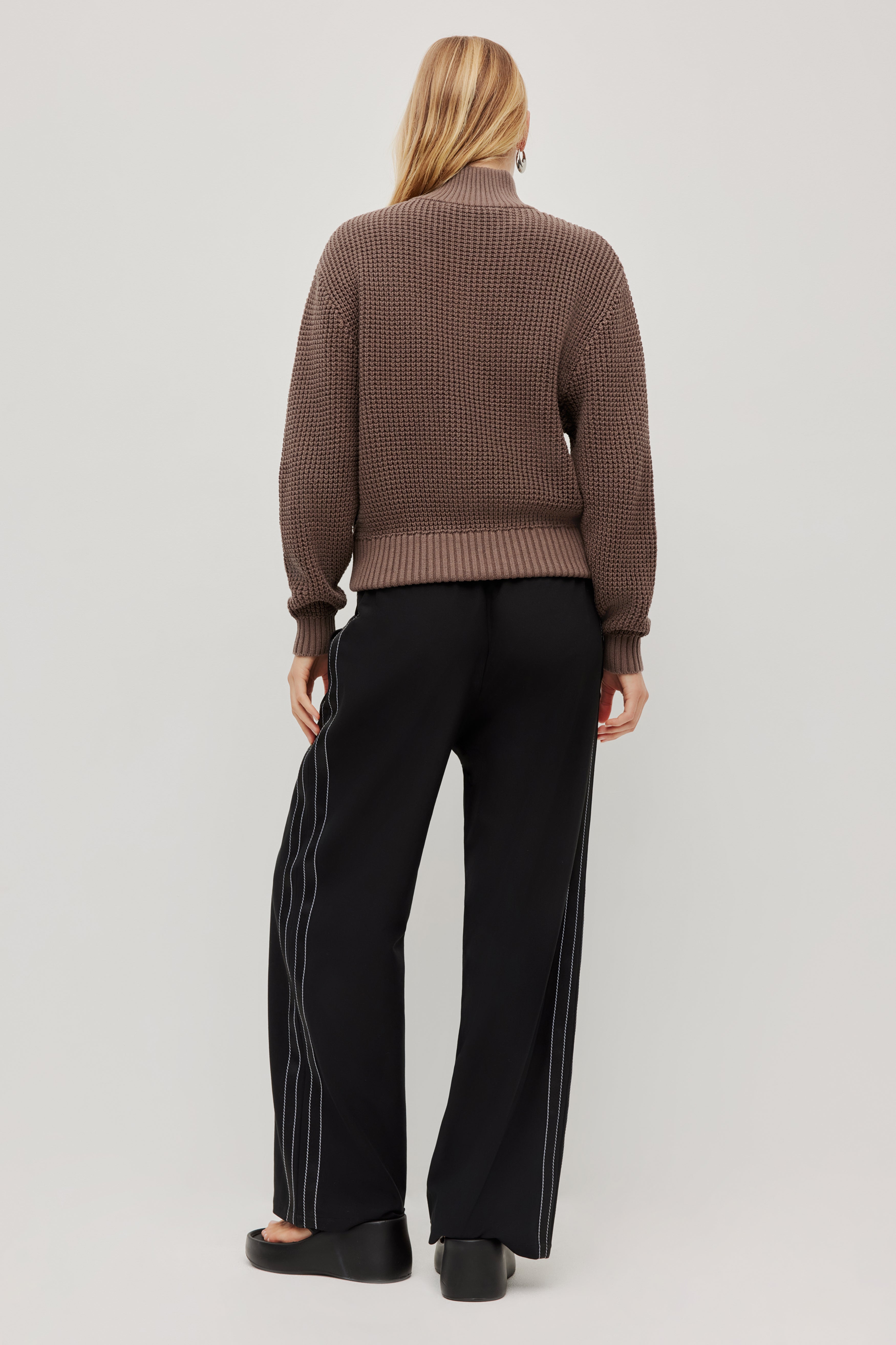 264AA1002_MOCHA_6_1774406049