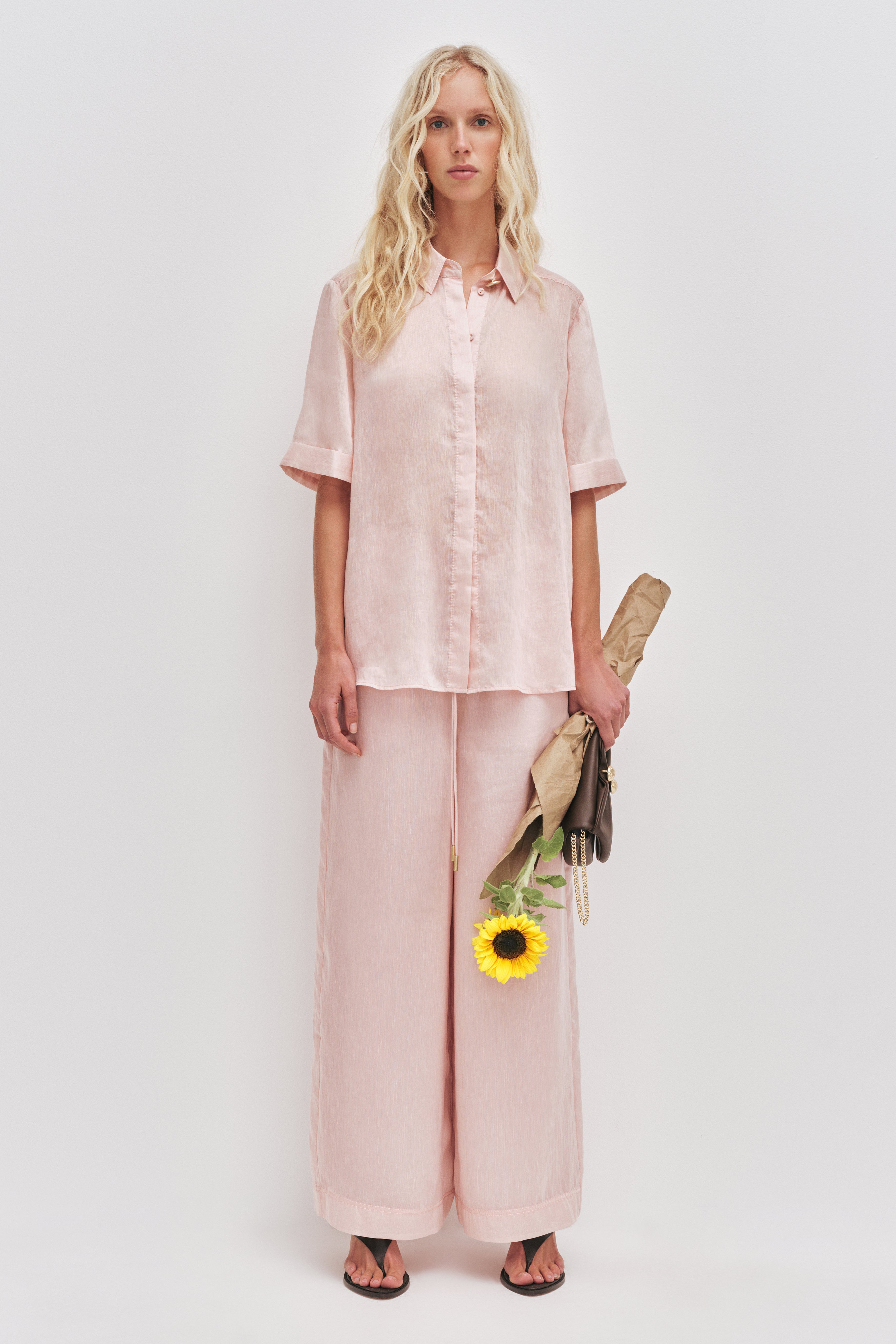 26CR1537_TA-BL_1_1765321163