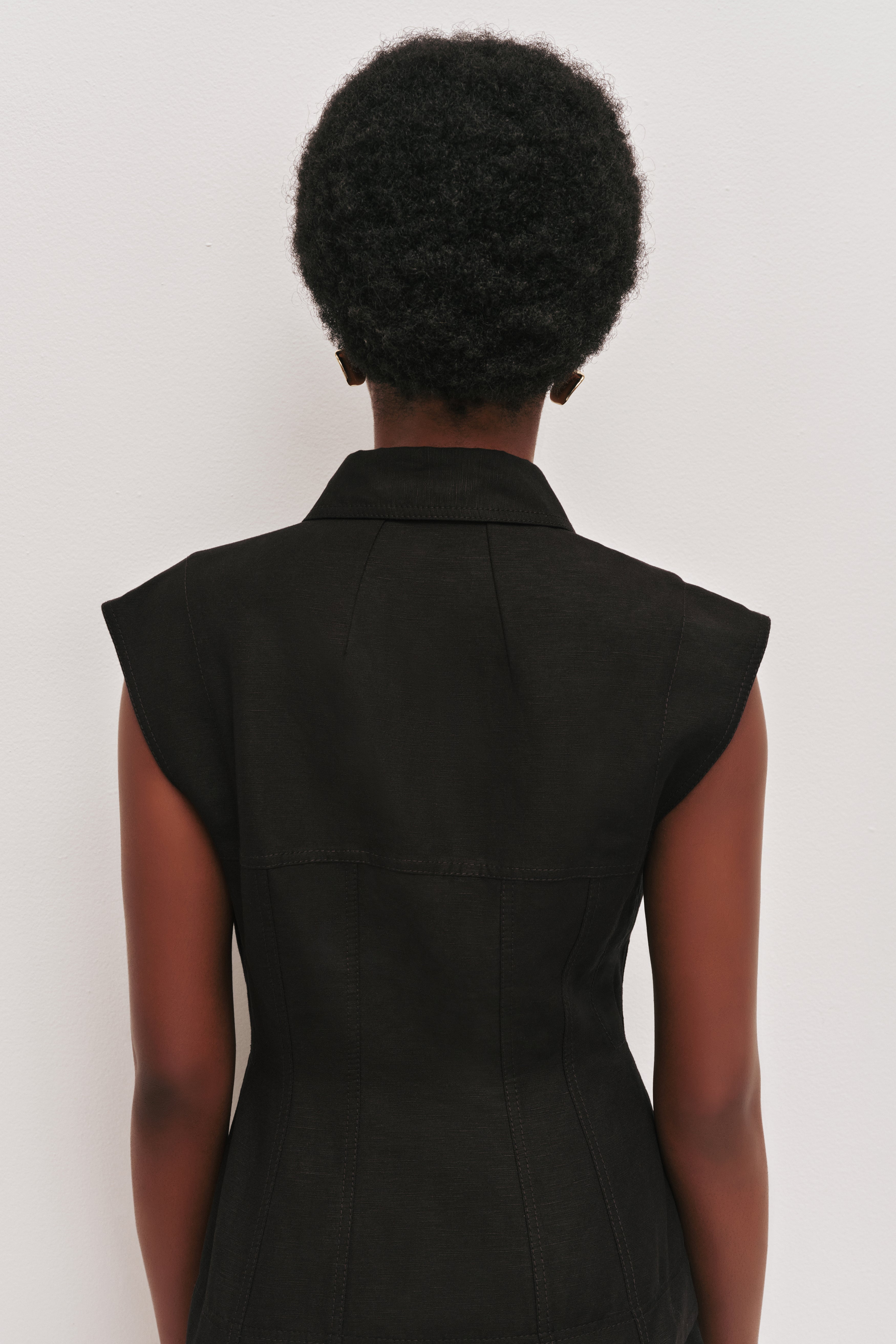 26RE1004_BLK_5_1762673626