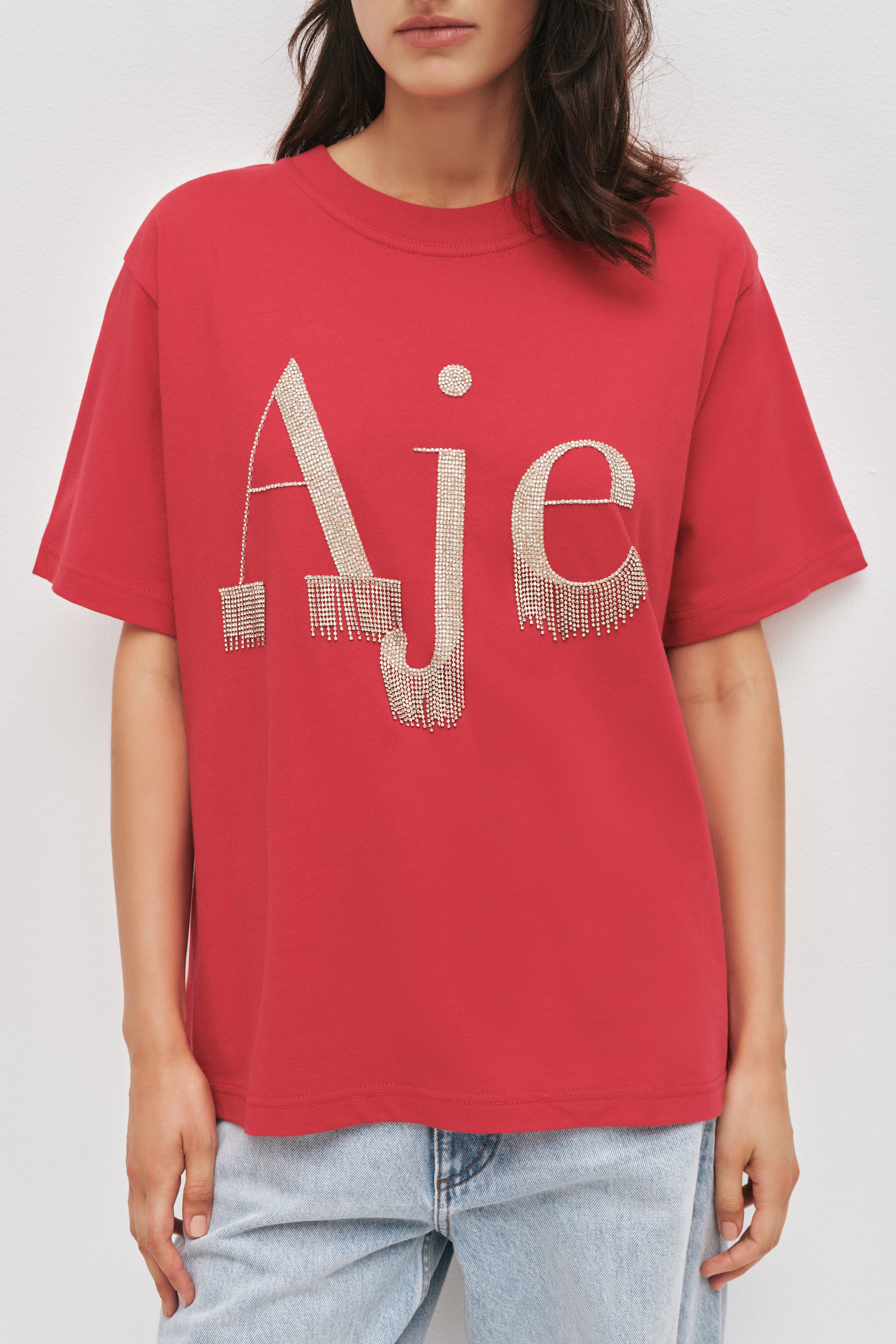 26RE1068_SCAR-RED_4_1764196977