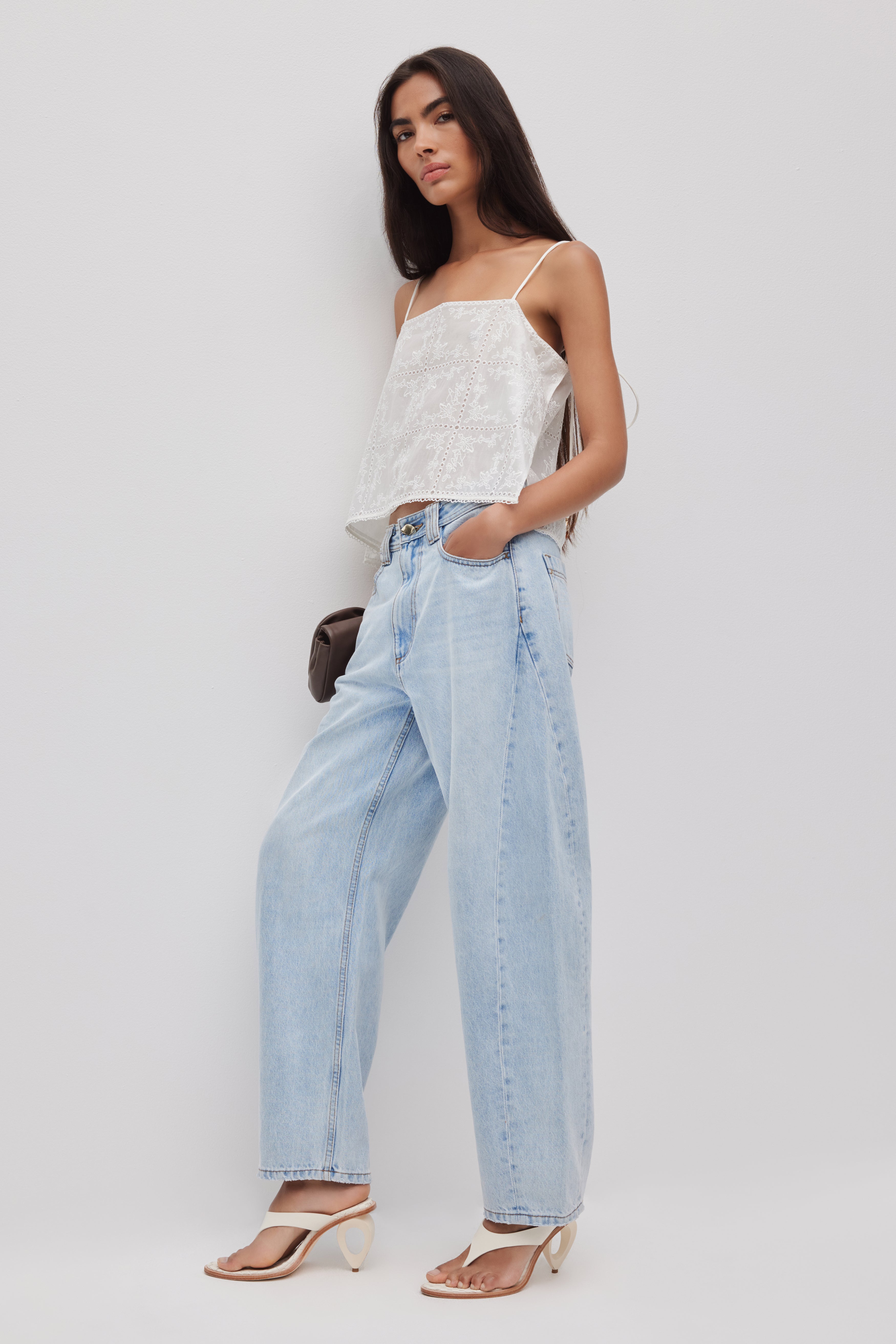 26RE1092_IVRY_3_1764197088