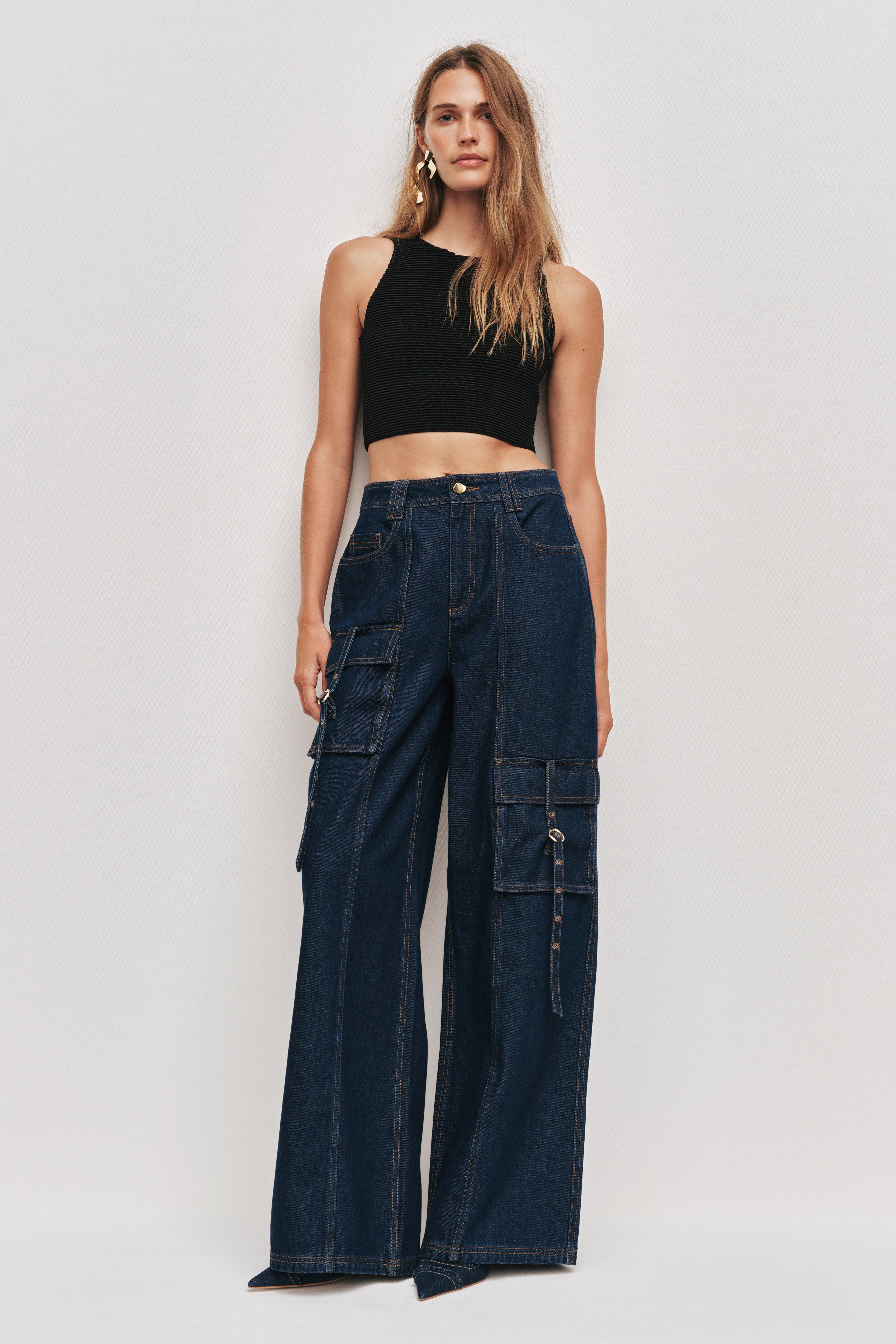 26RE1118_BLK_4_1759032412