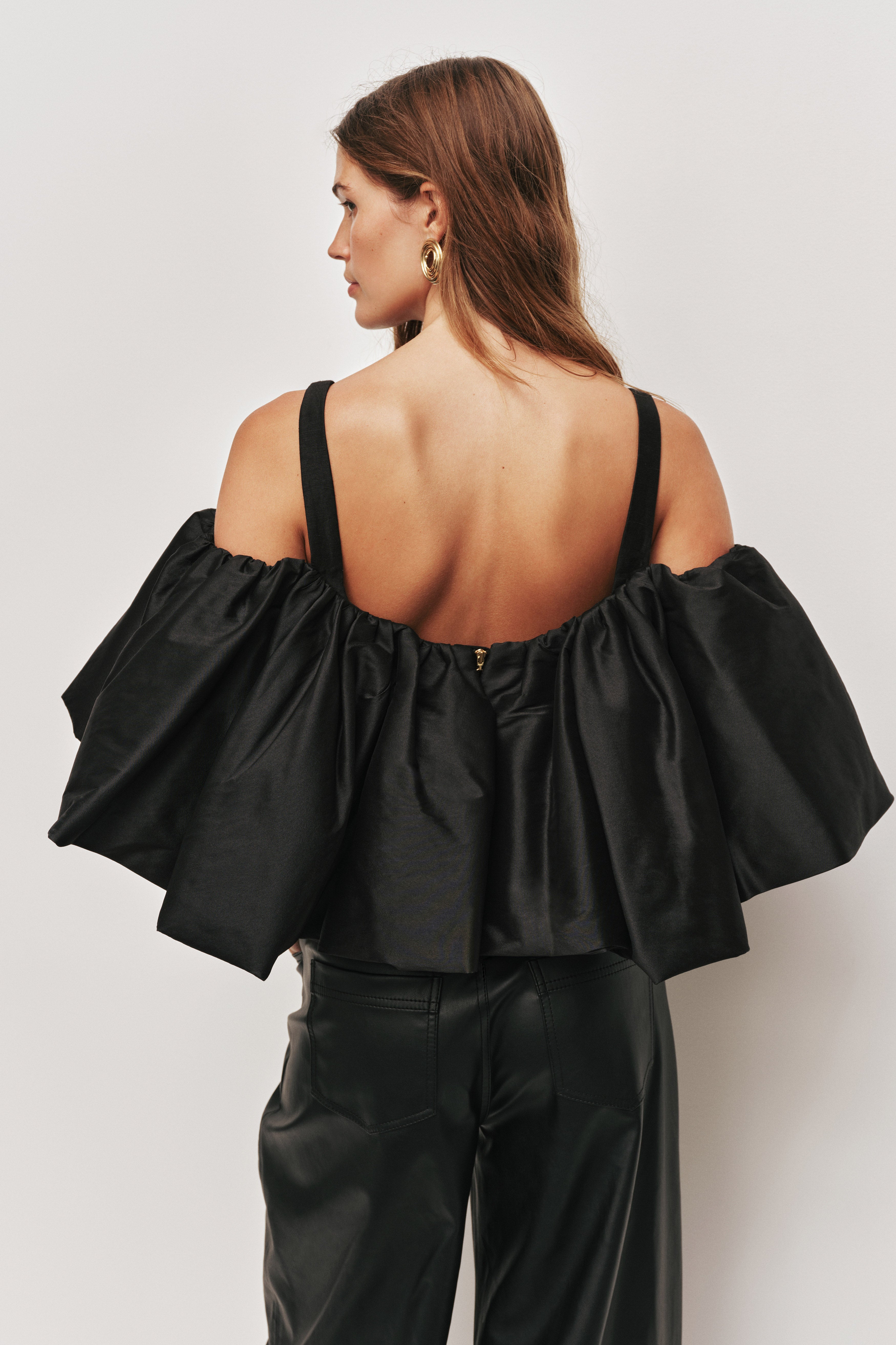 26RE1183_BLK_6_1759042115