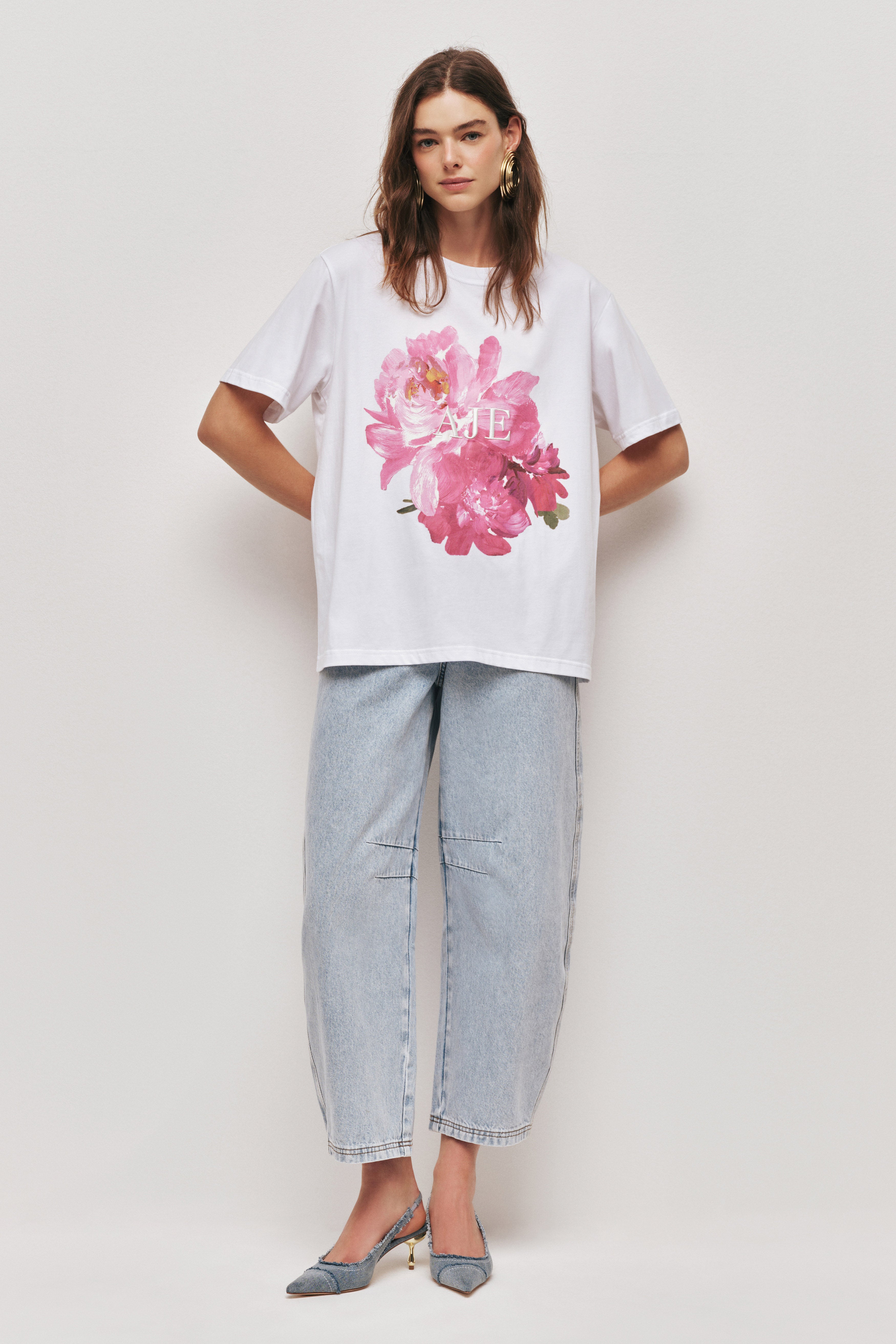 26RE1206_WHITE-PINK_1_1760580398