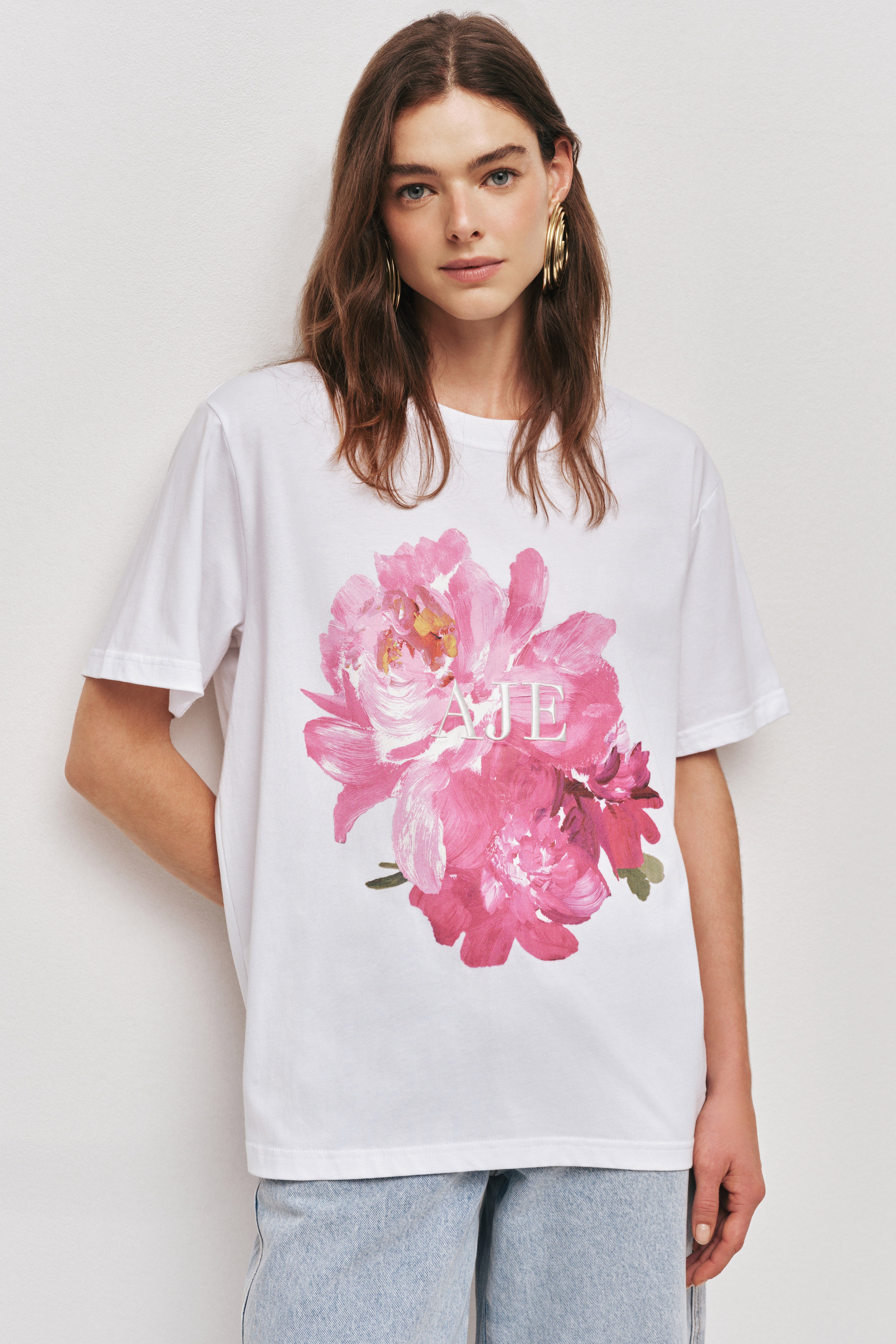 26RE1206_WHITE-PINK_4_1760580394