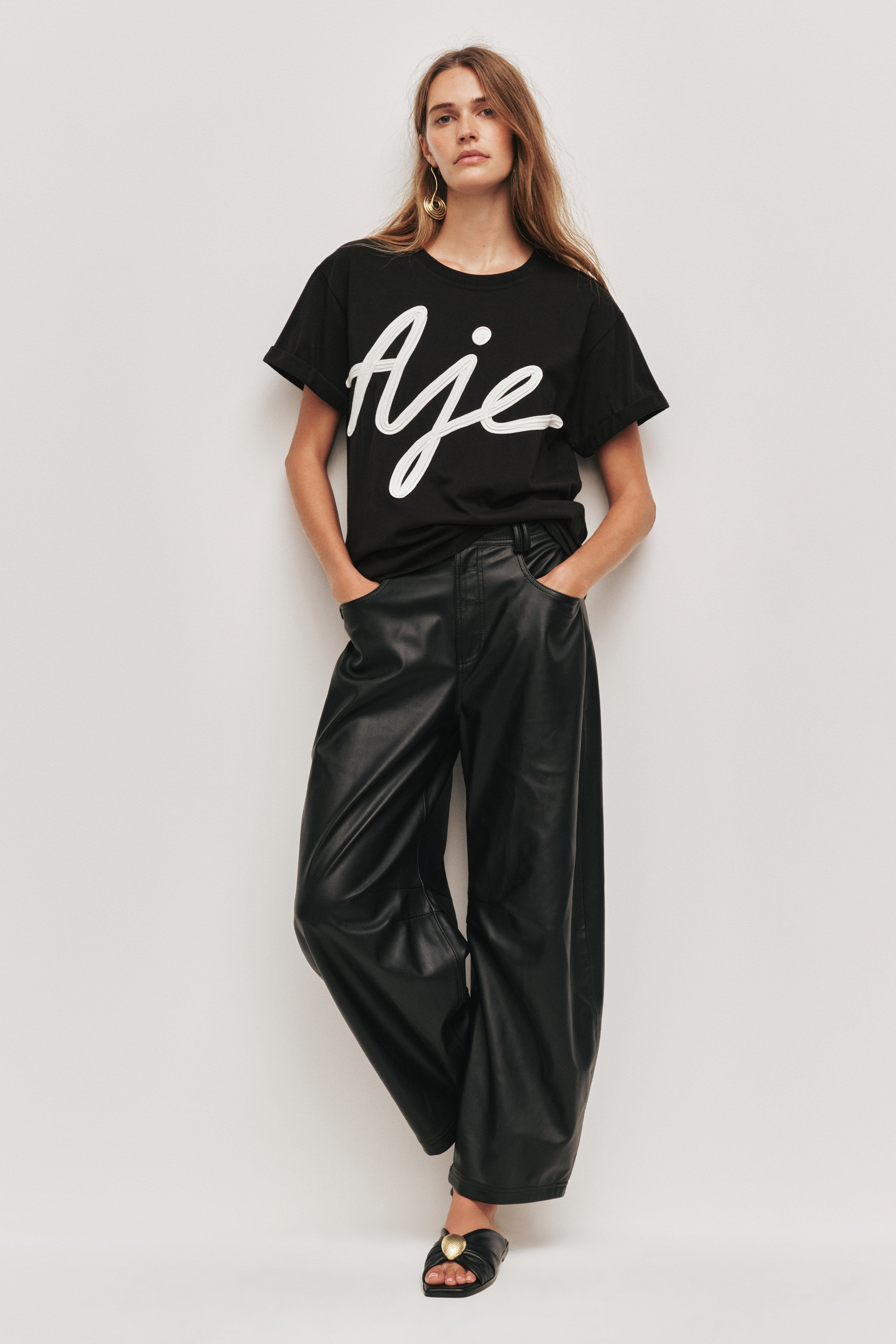 26RE1214_BLK-IVRY_1_1759286011