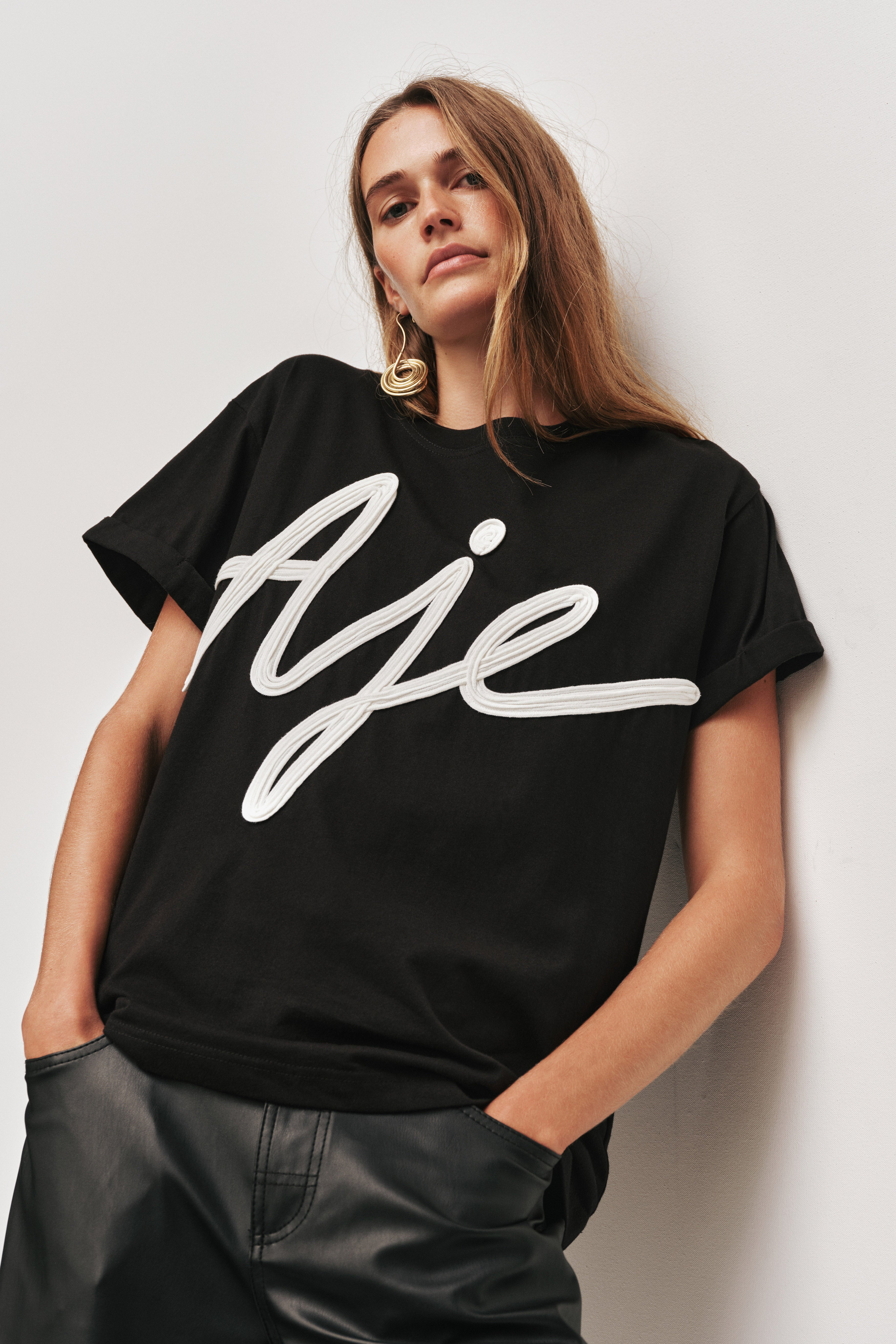 26RE1214_BLK-IVRY_3_1759286025