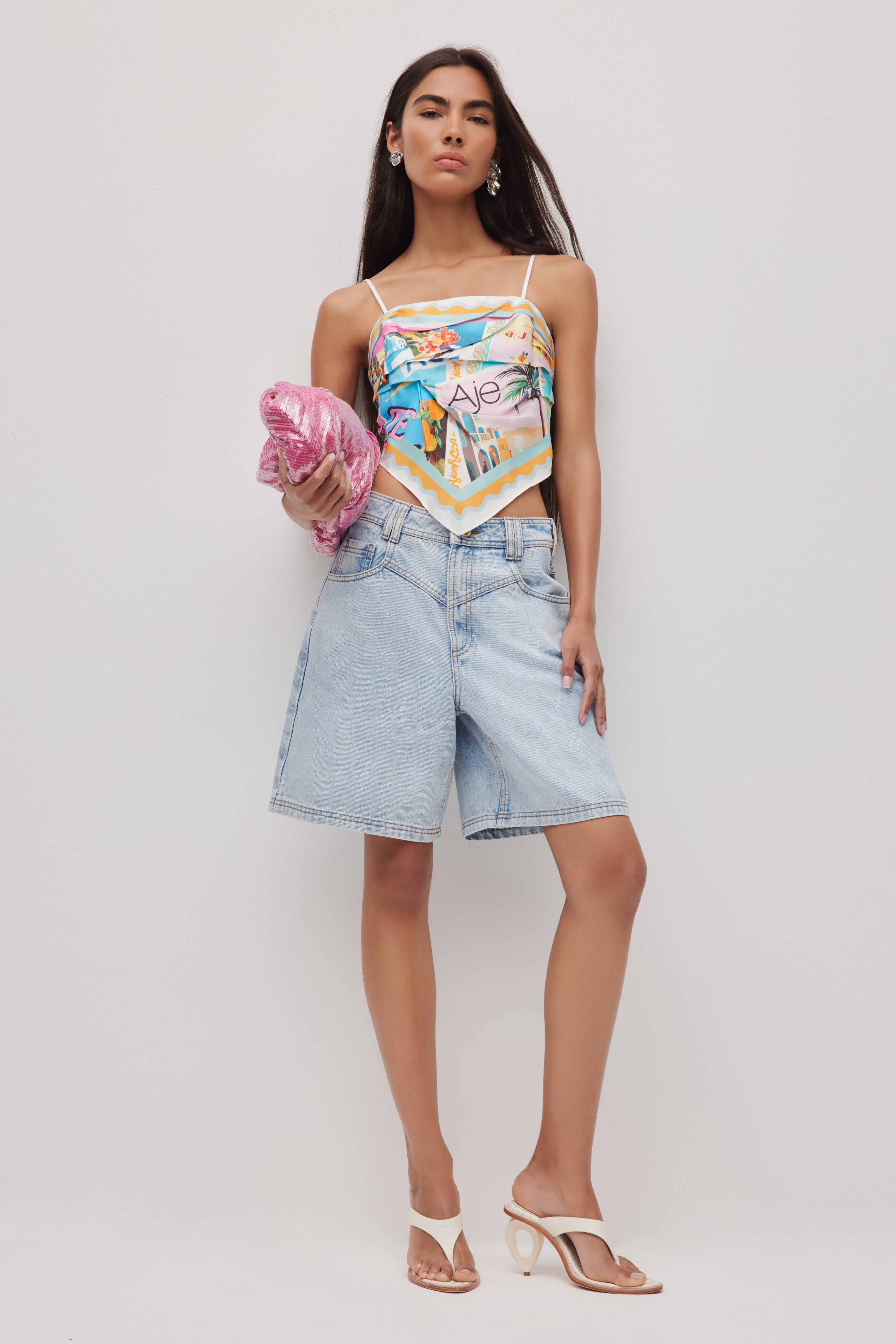 26RE1428_POSTCARD_1_1762668074