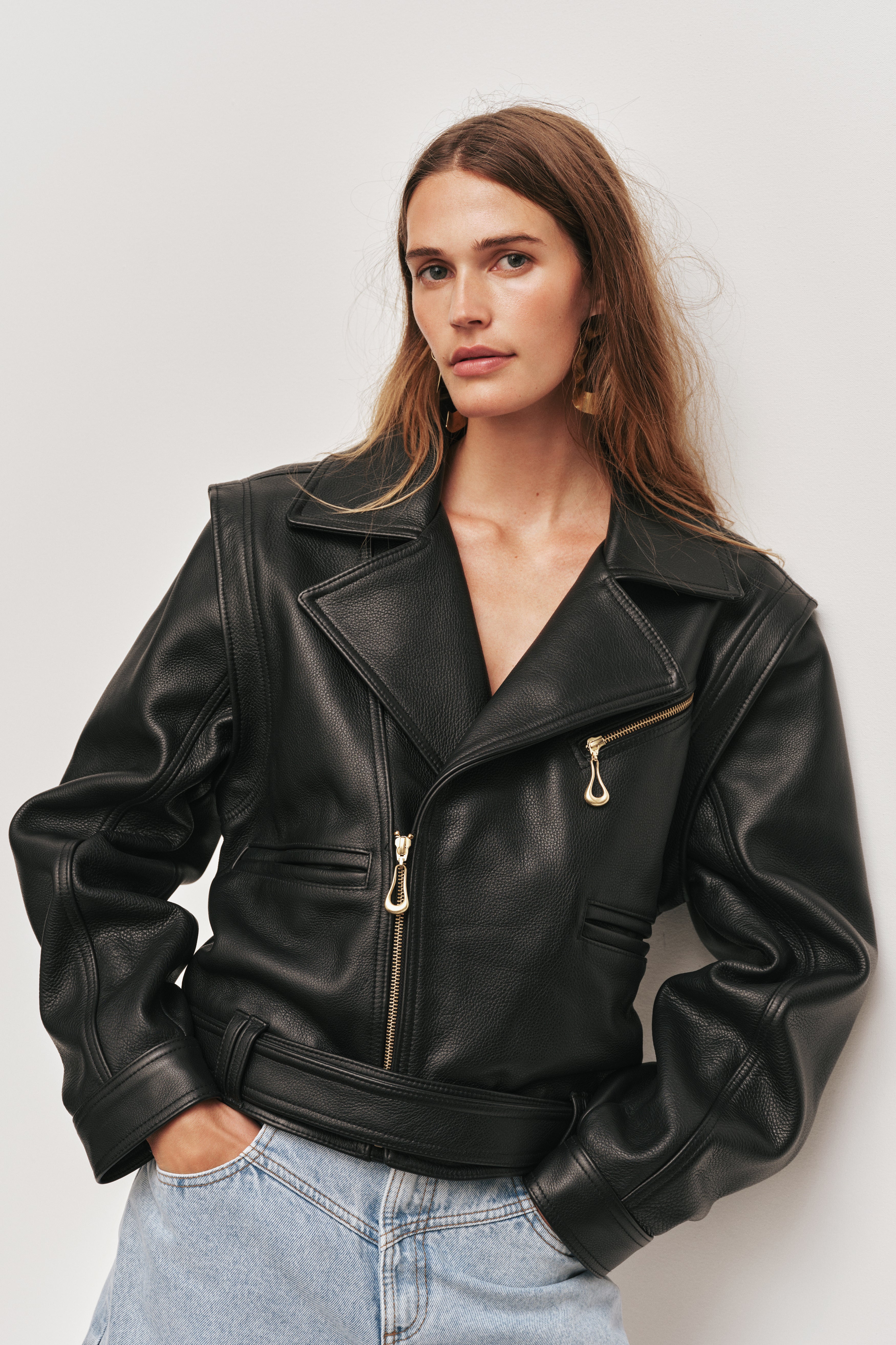 26RE2015_BLK_3_1765324291