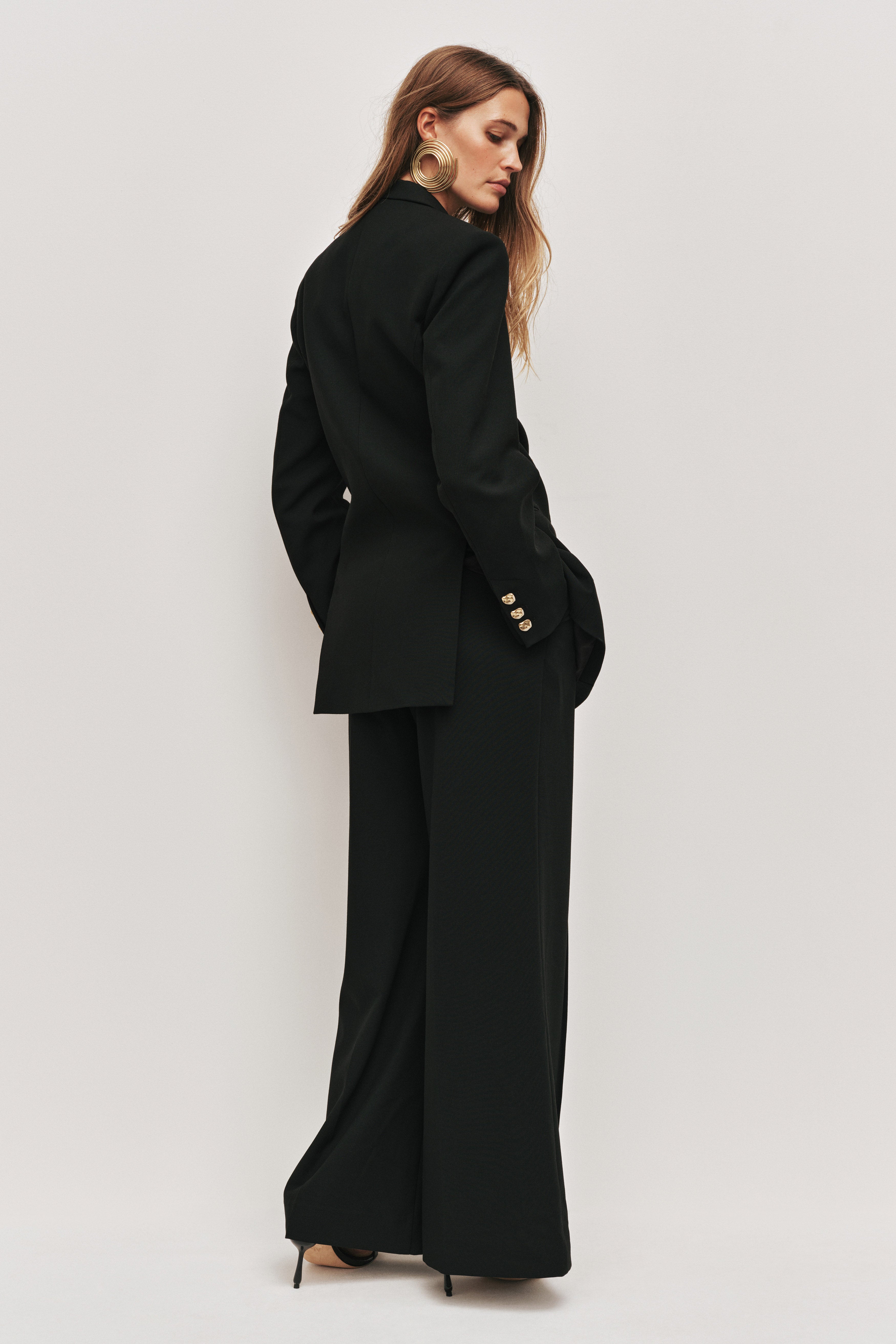 26RE3153_BLK_5_1759034504