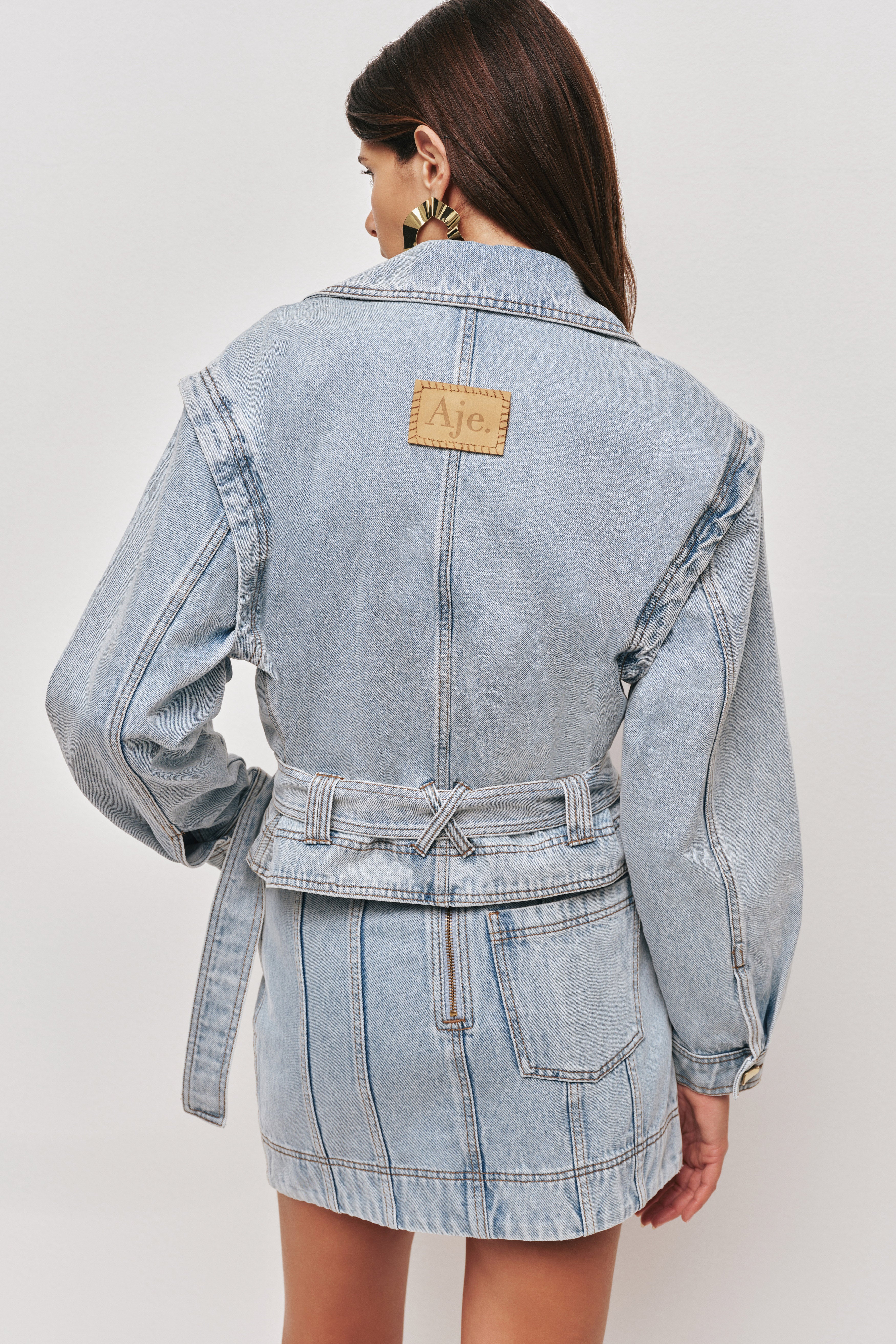 26RE4053_LIGHT-WASH-BLUE_6_1760580342