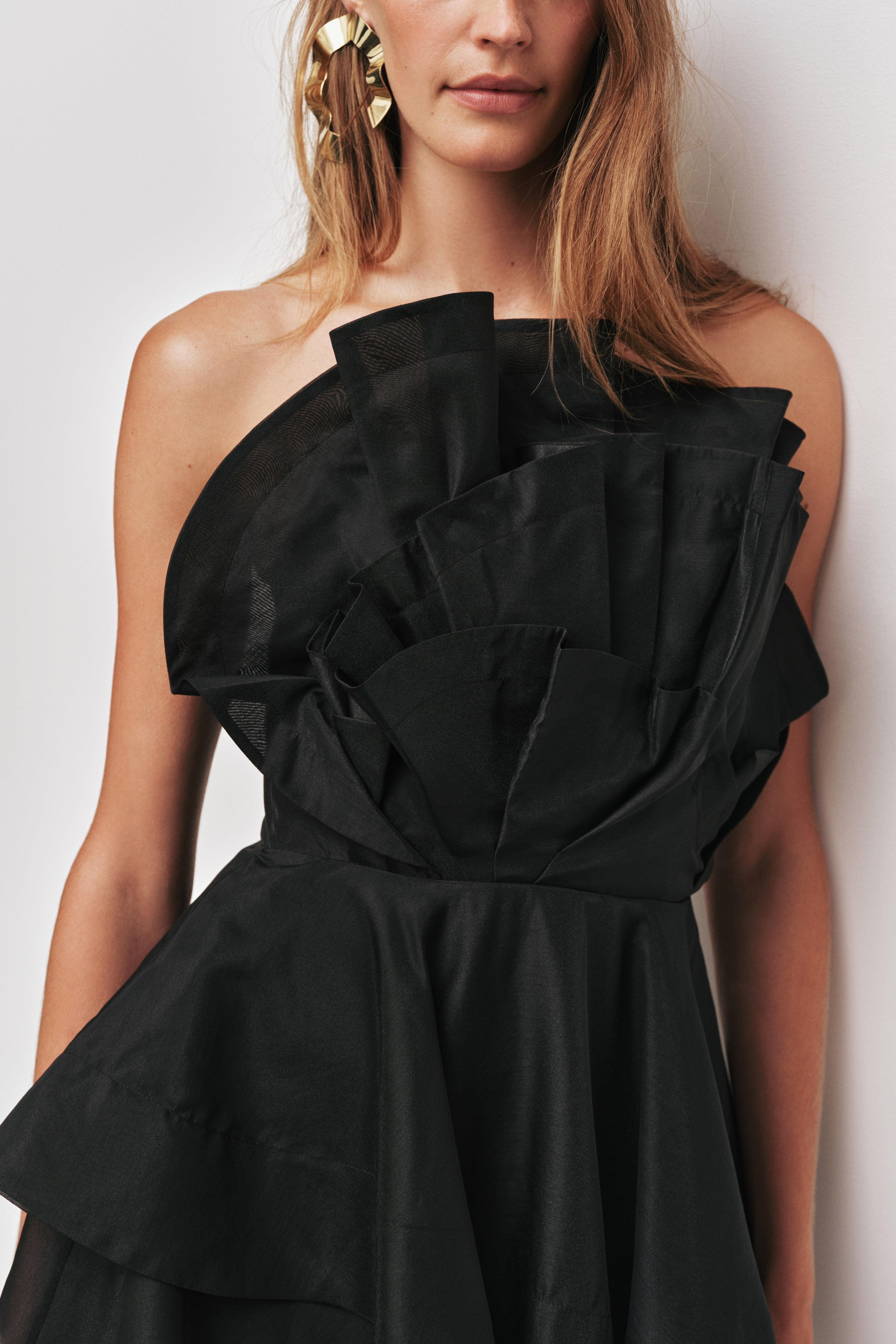 26RE5016_BLK_4_1759031416