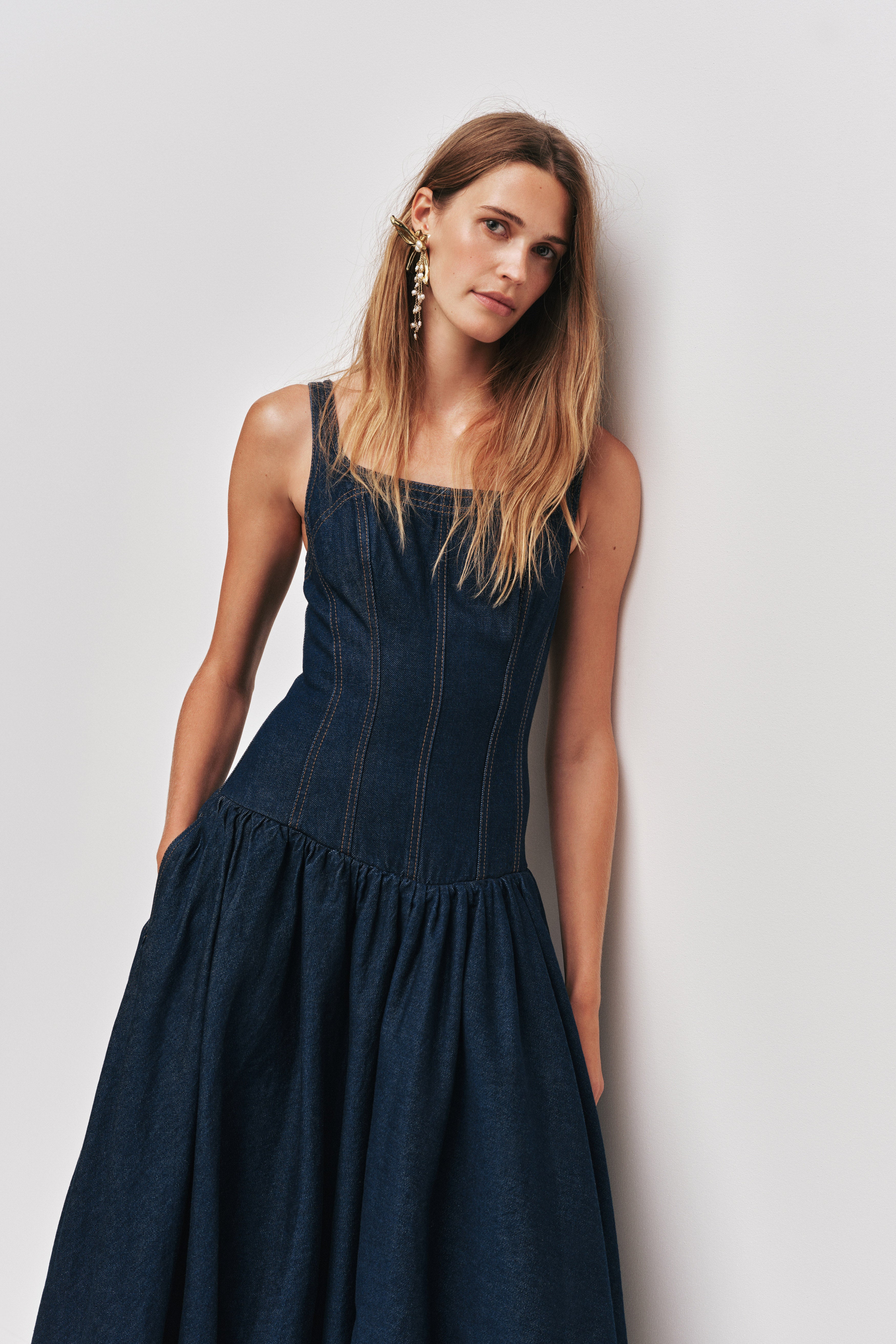 aje clay denim midi dress AJE As New! Gorgeous AJE Clay Denim Midi Dress - size 6