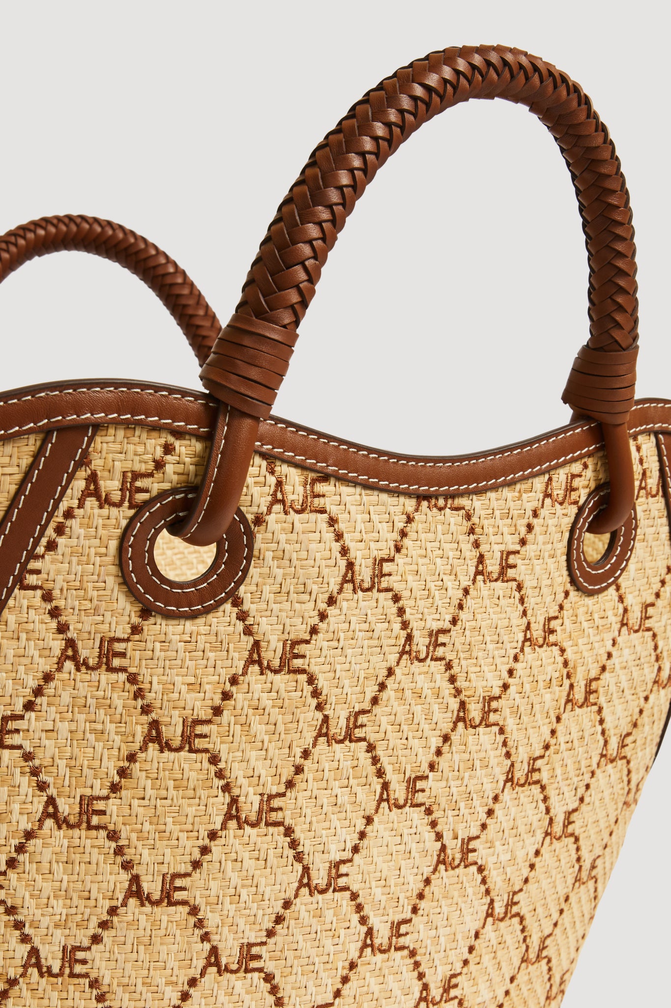 26RE6729_NAT-AMB-BR_3_1761284829