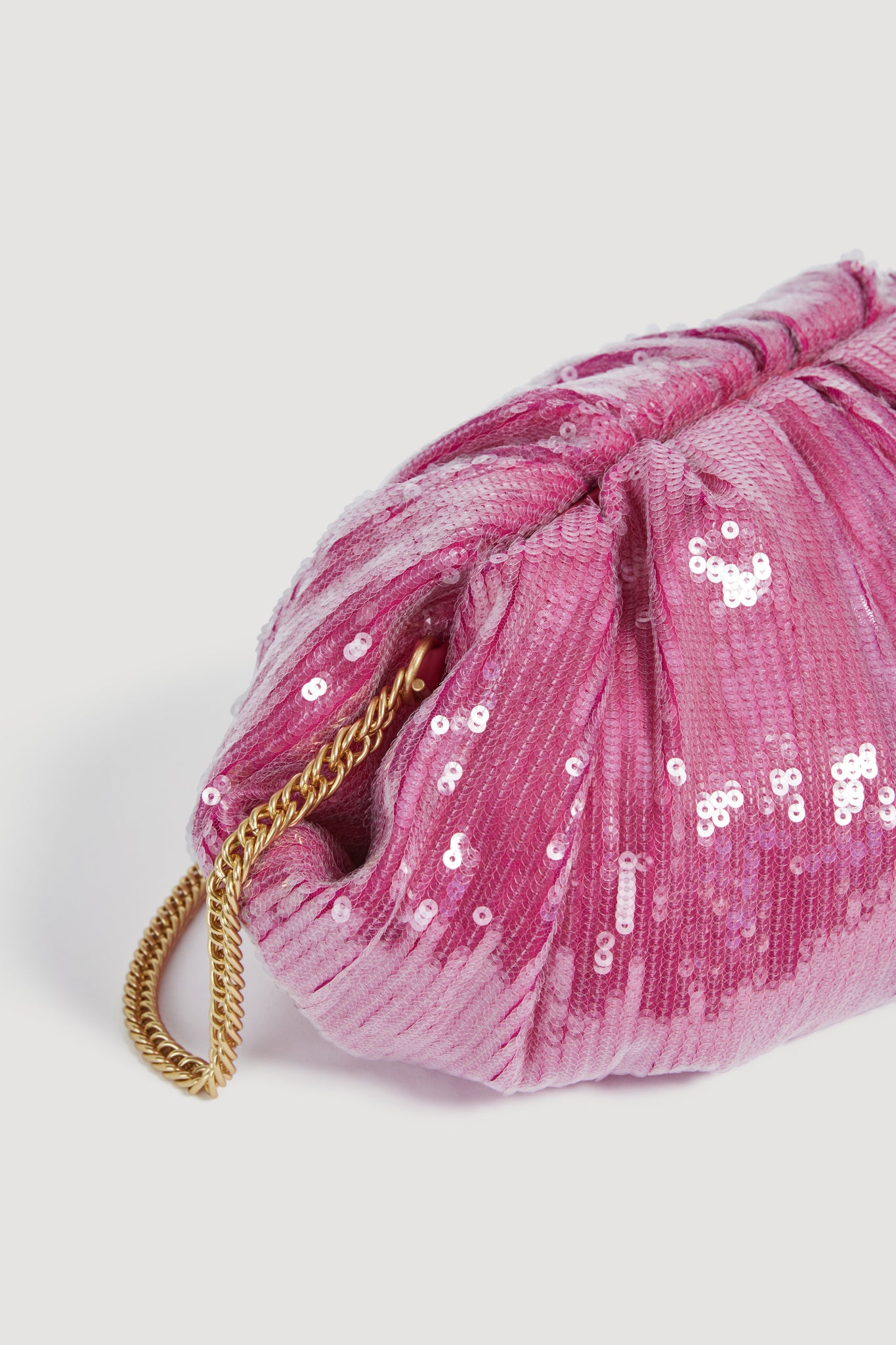 26RE6815_MGNTA_2_1763420234