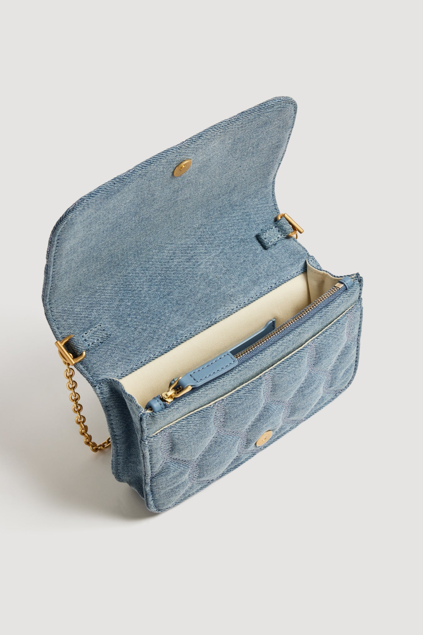 26RE6817_COASTAL-WASH_4_1760677465