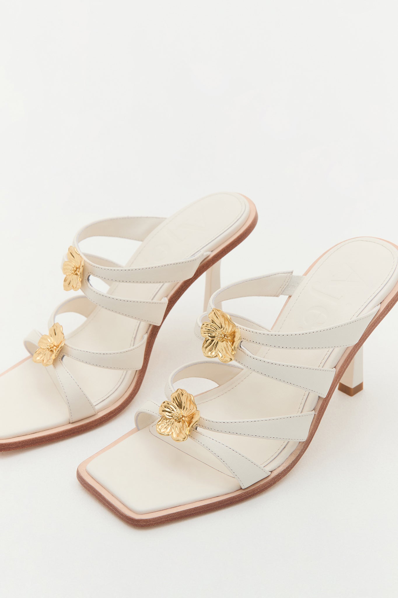 26RE7391_IVRY_5_1753323603