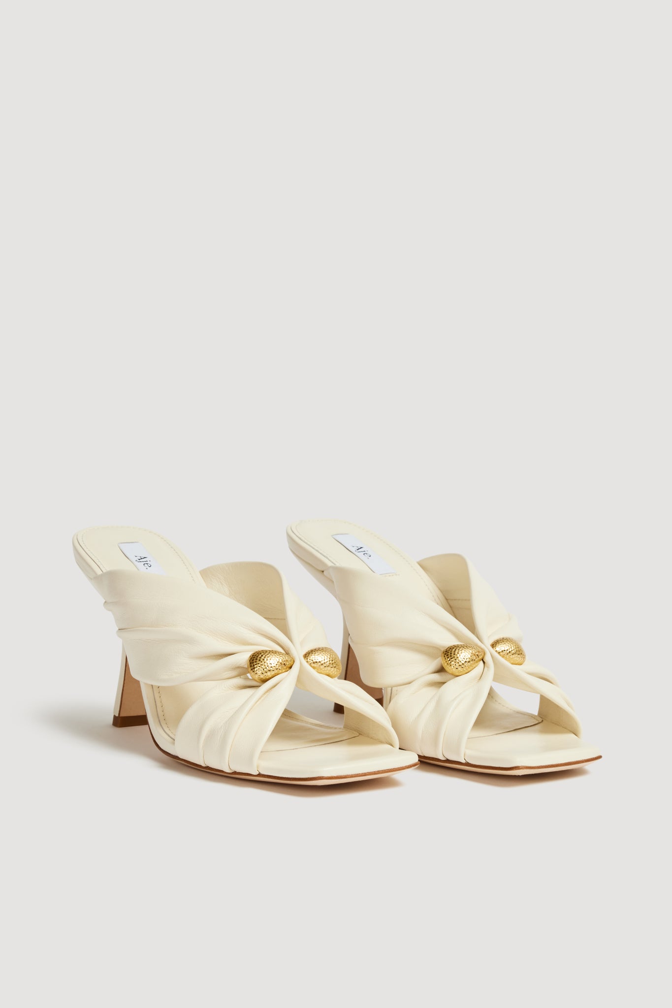 26RE7650_IVRY_4_1758716729