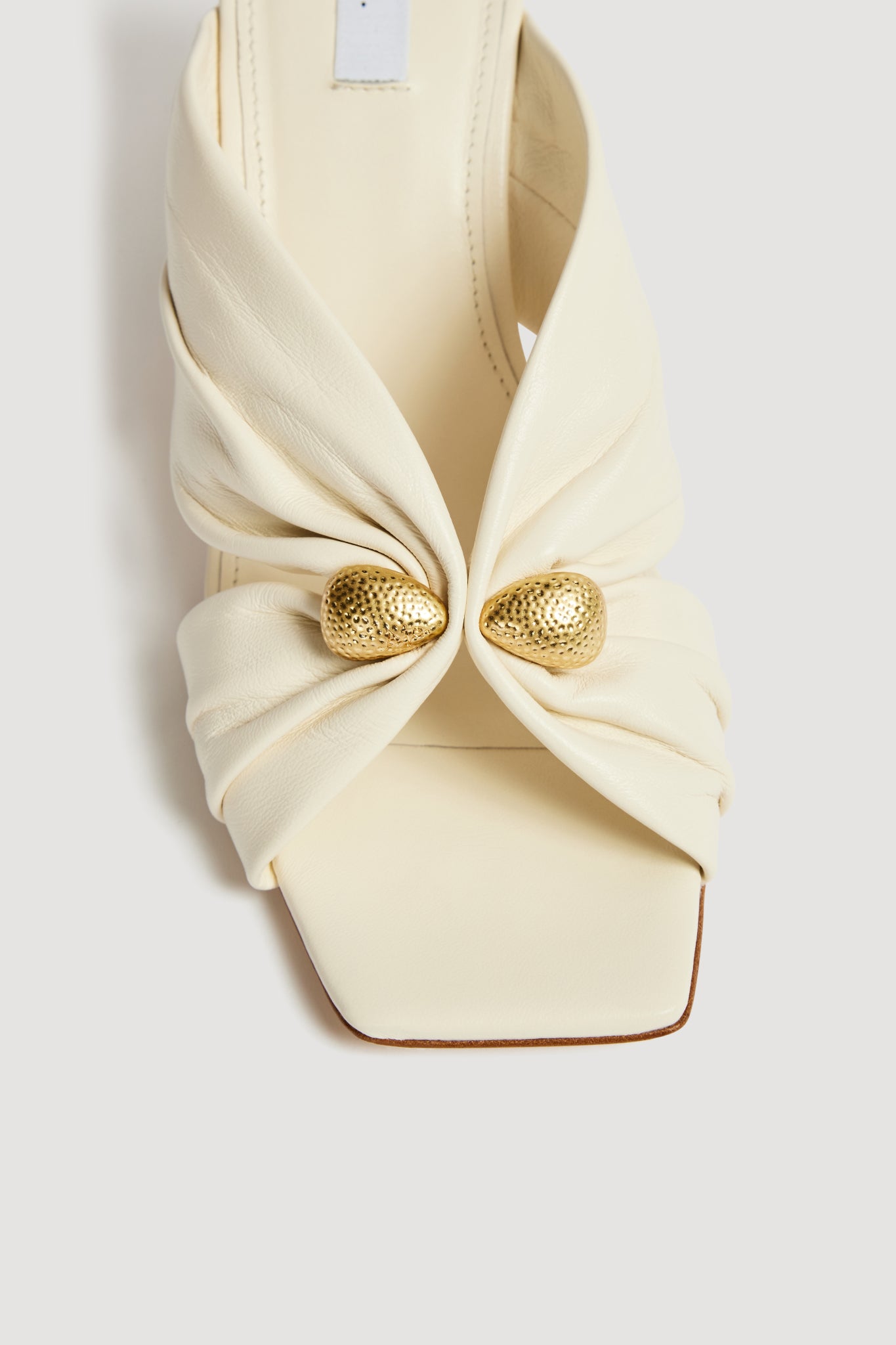 26RE7650_IVRY_5_1758716768